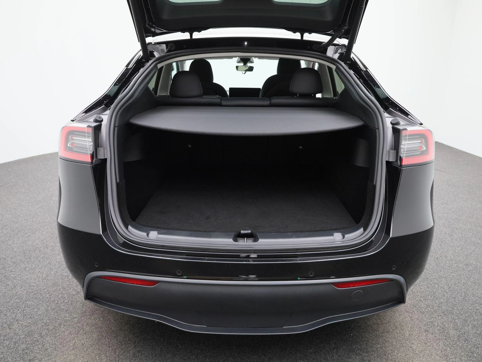 Tesla-Model Y-image-12