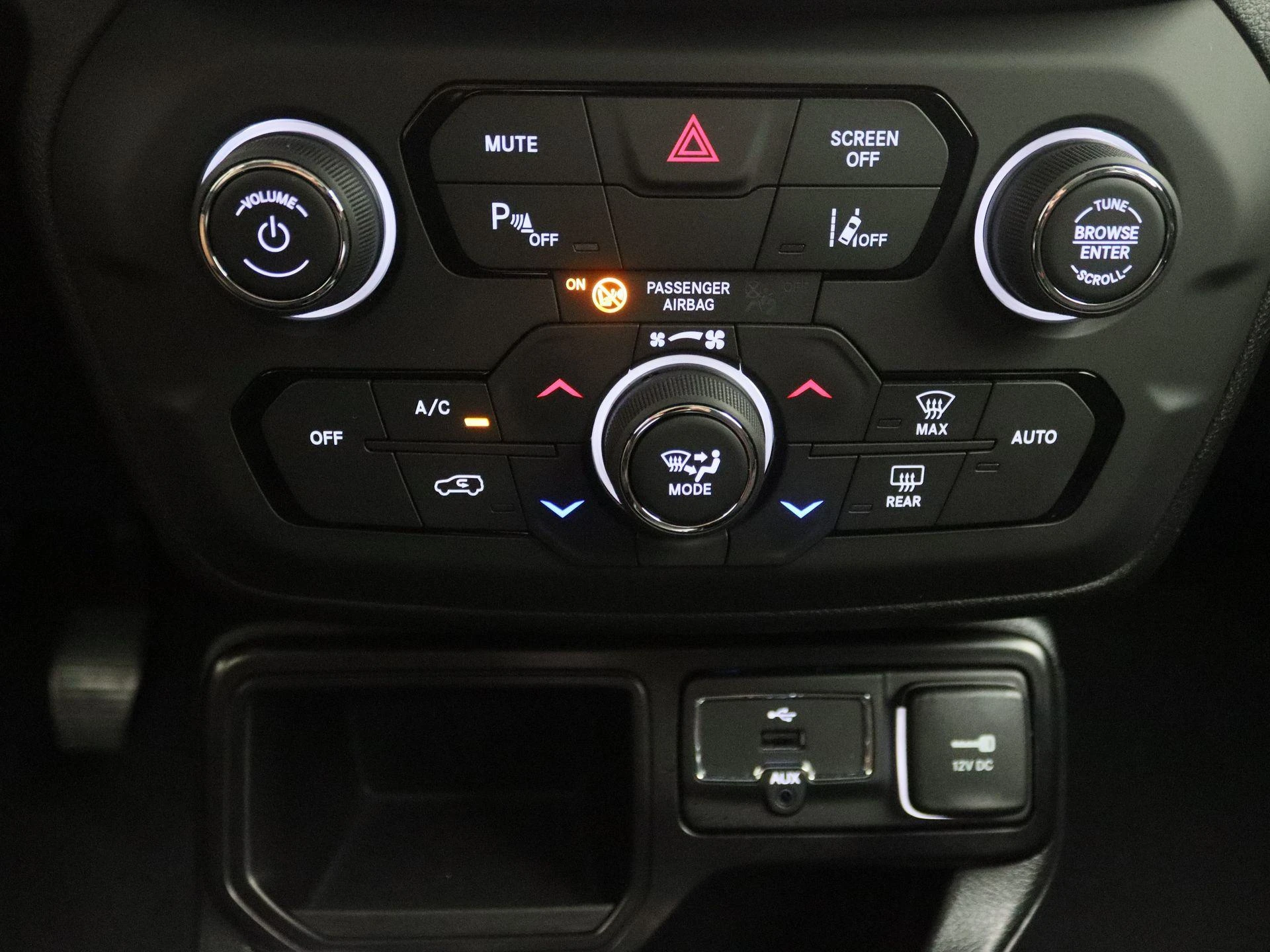 Jeep-Renegade-image-9