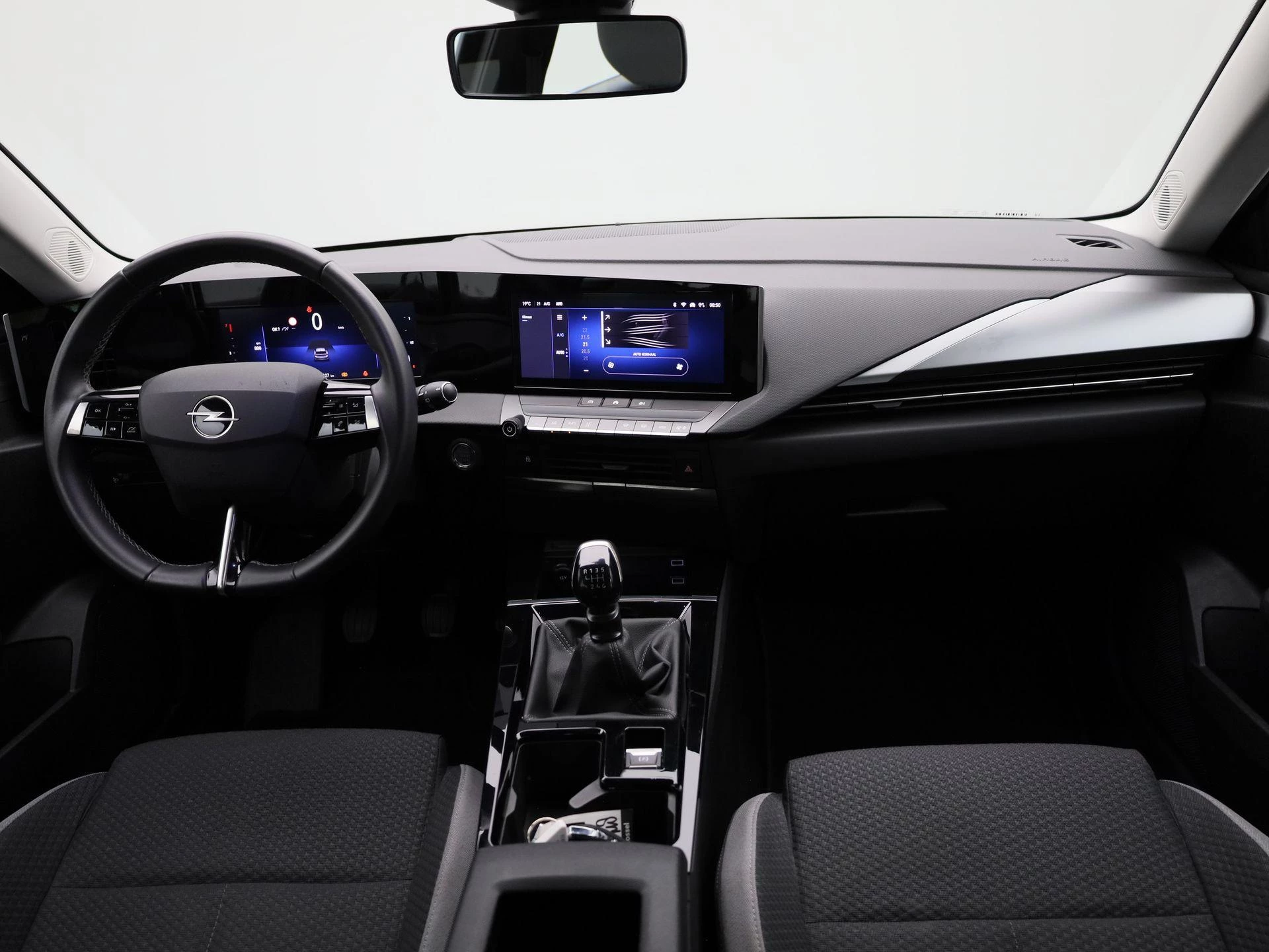 Opel-Astra-image-29