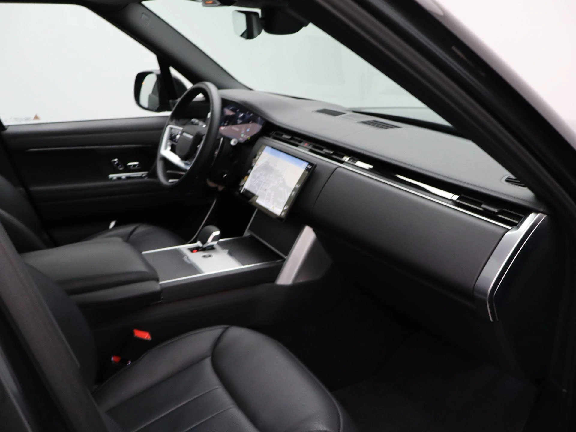 Land Rover-Range Rover-image-36