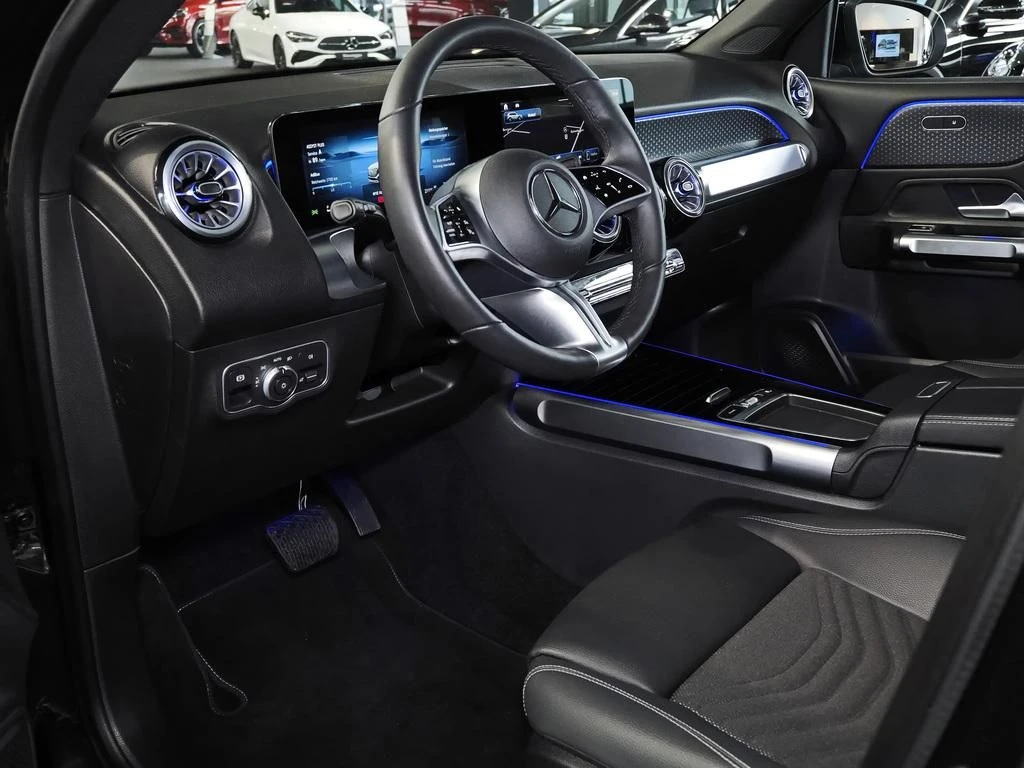 Mercedes-Benz-GLB 200 d-image-8