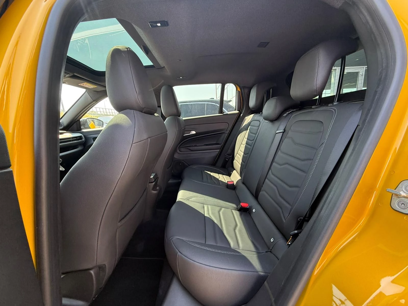 Jeep Avenger 1.2 e-Hybrid Summit