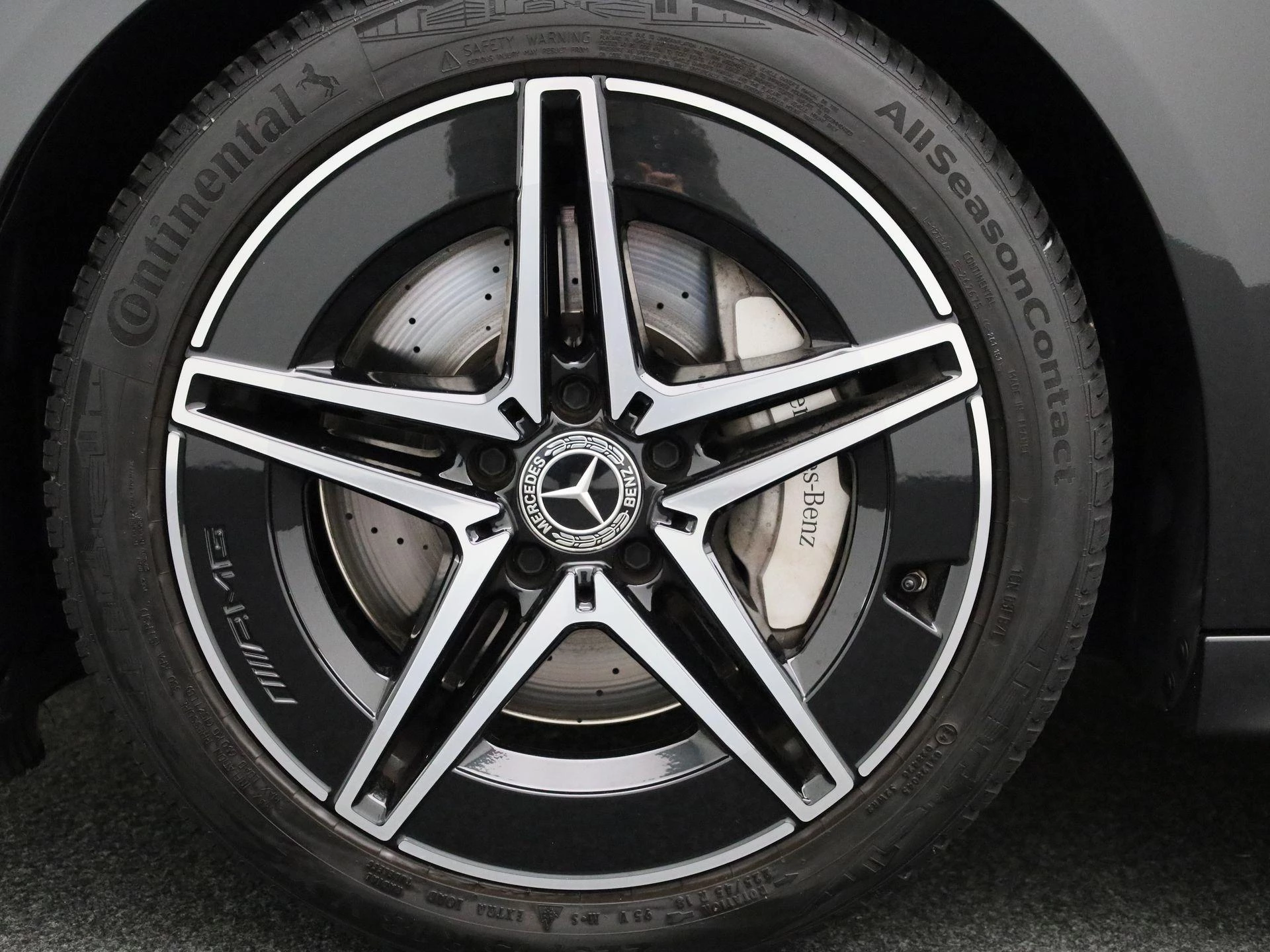 Mercedes-Benz-C-Klasse-image-13