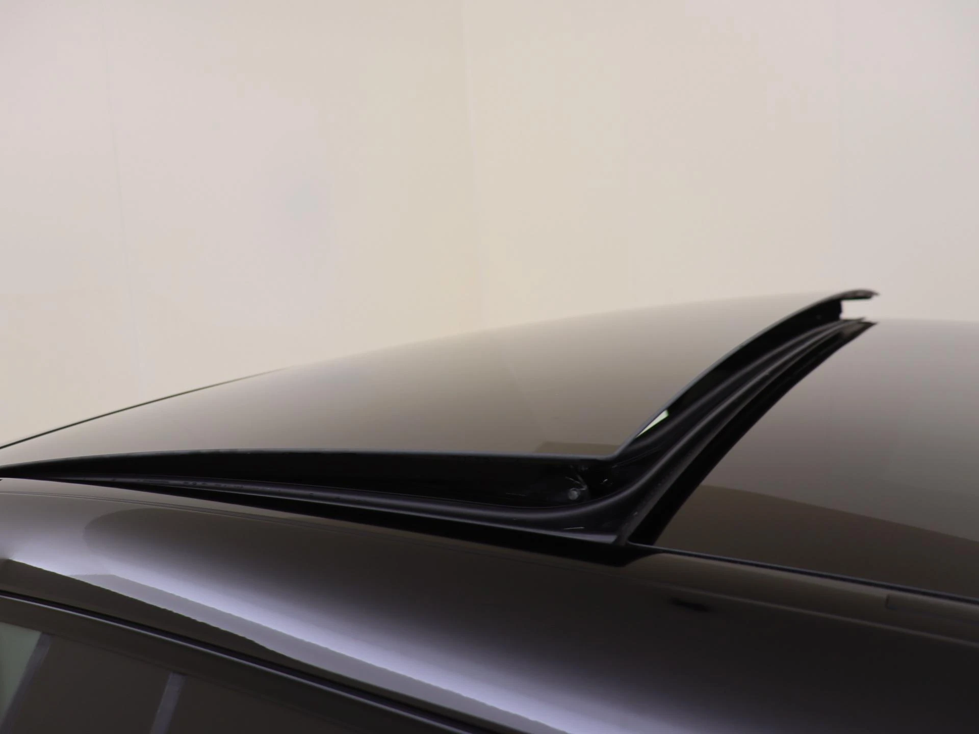 Mercedes-Benz-EQE-image-27