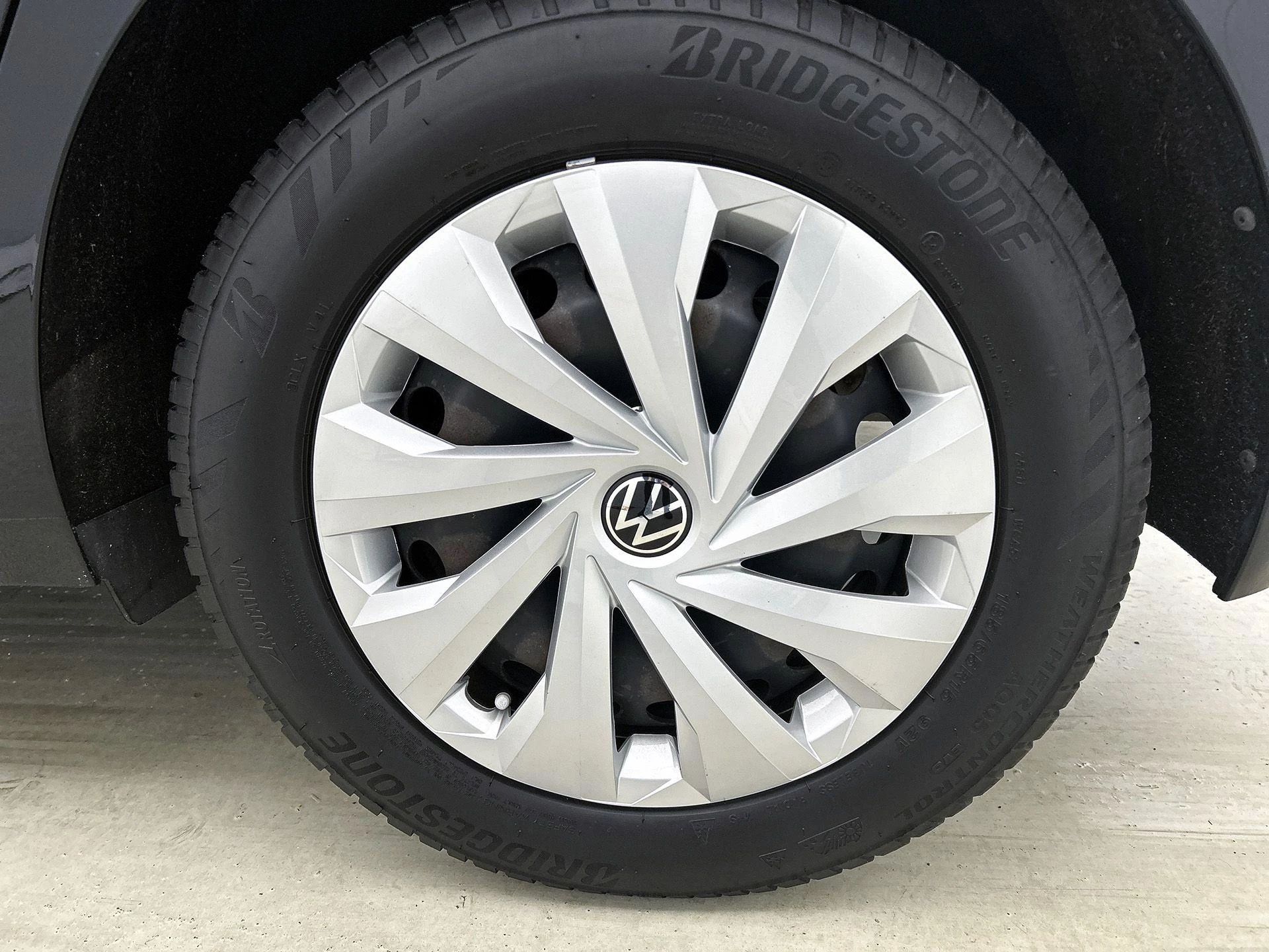 Volkswagen-Polo-image-32