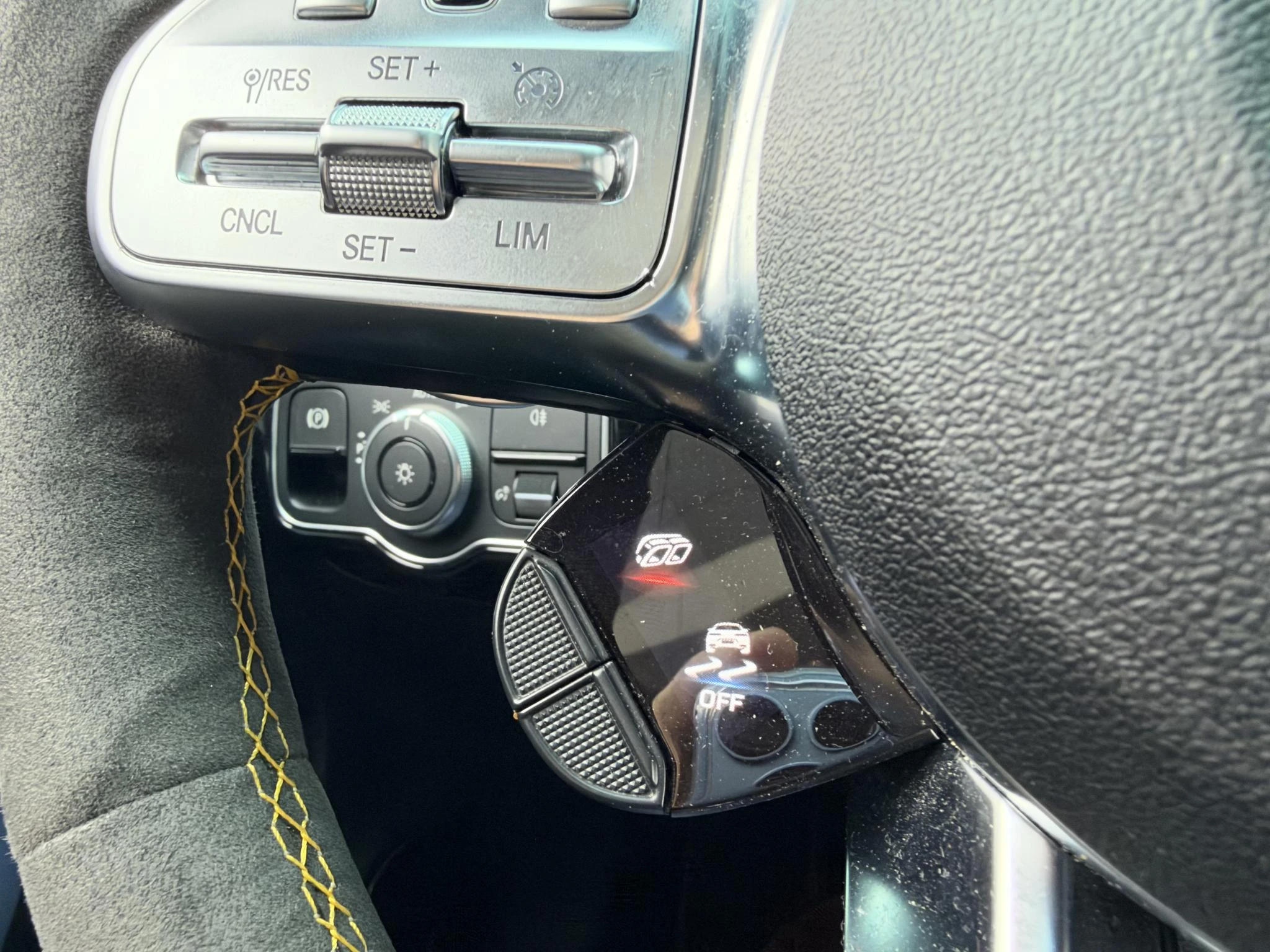 Mercedes-Benz-CLA-image-3