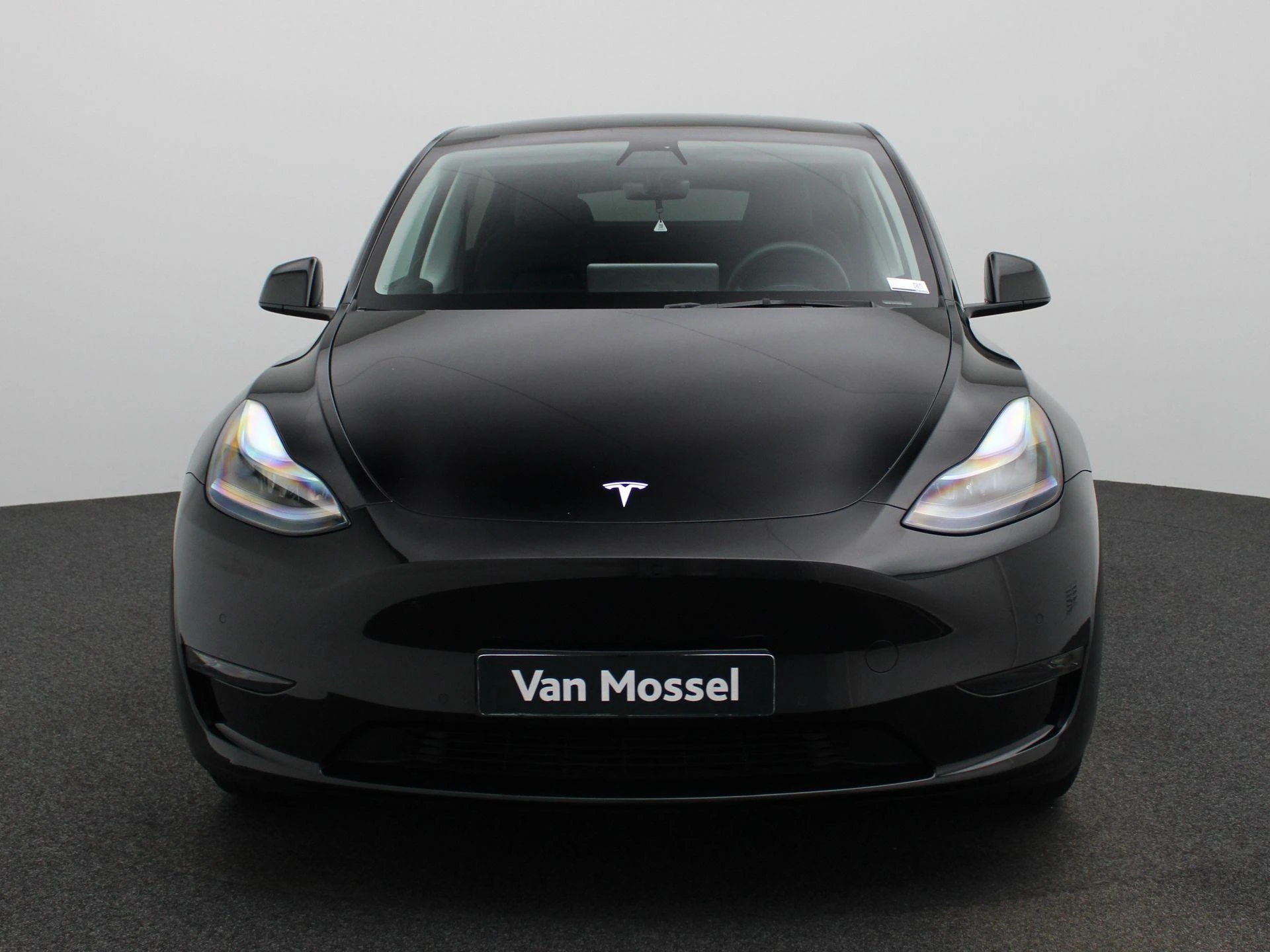 Tesla-Model Y-image-2