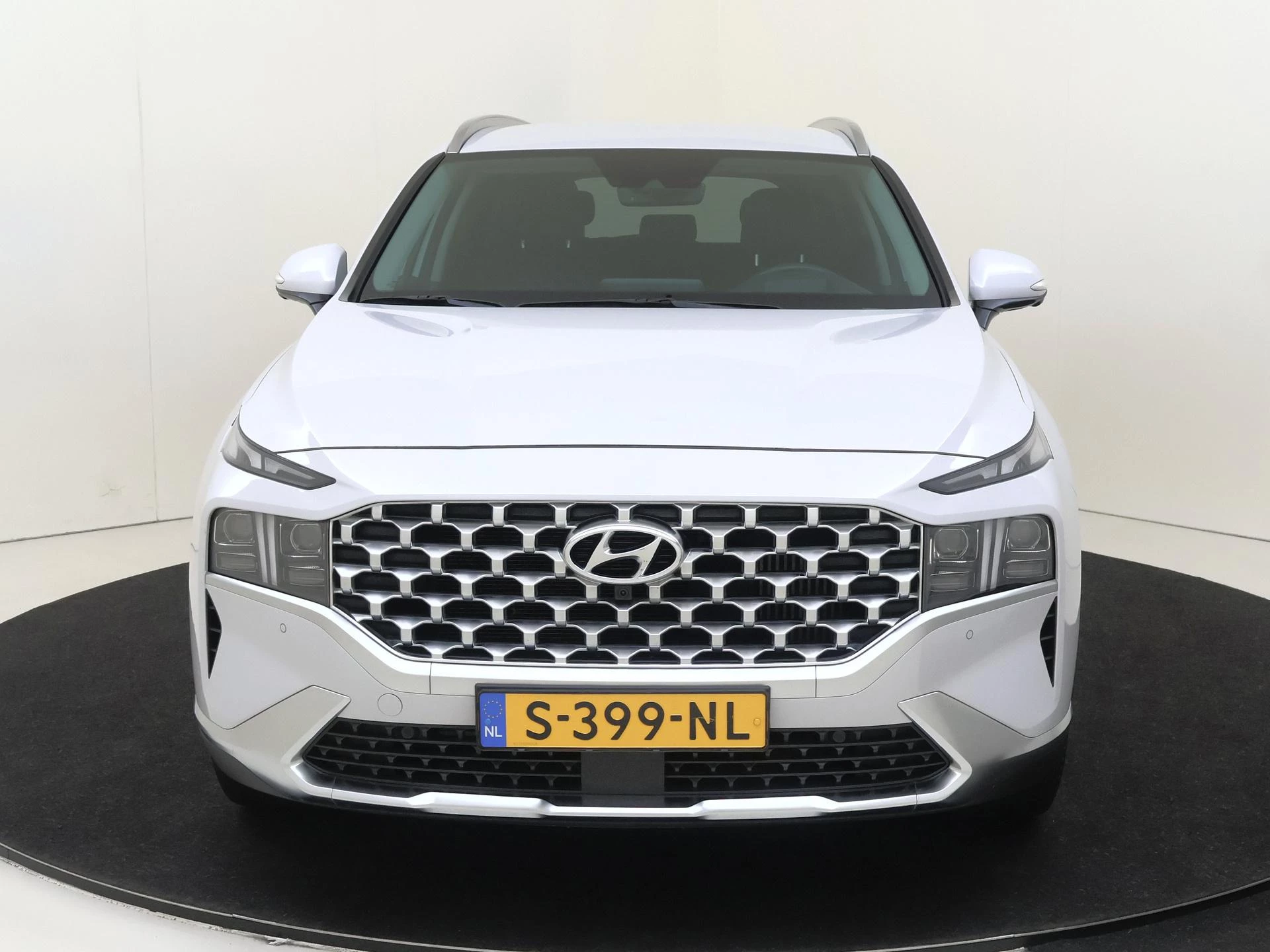 Hyundai-Santa Fe-image-5