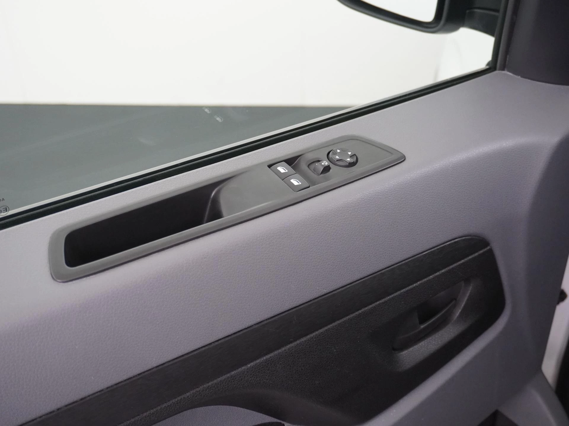 Peugeot-Expert-image-12