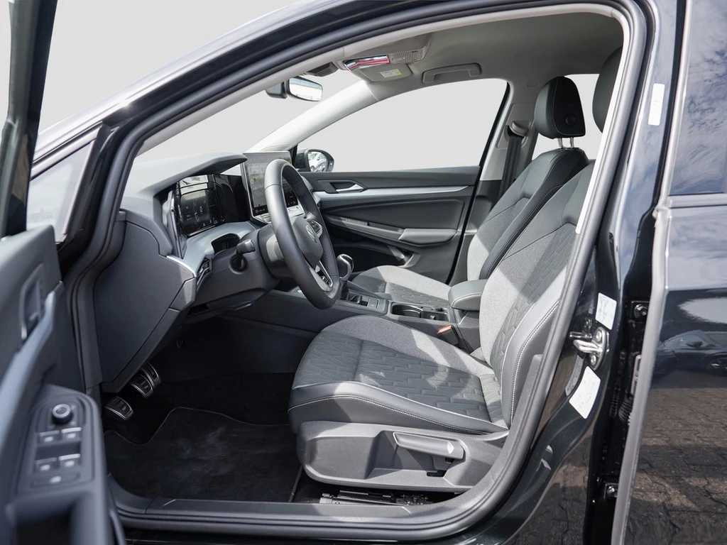 Volkswagen-Golf-image-18