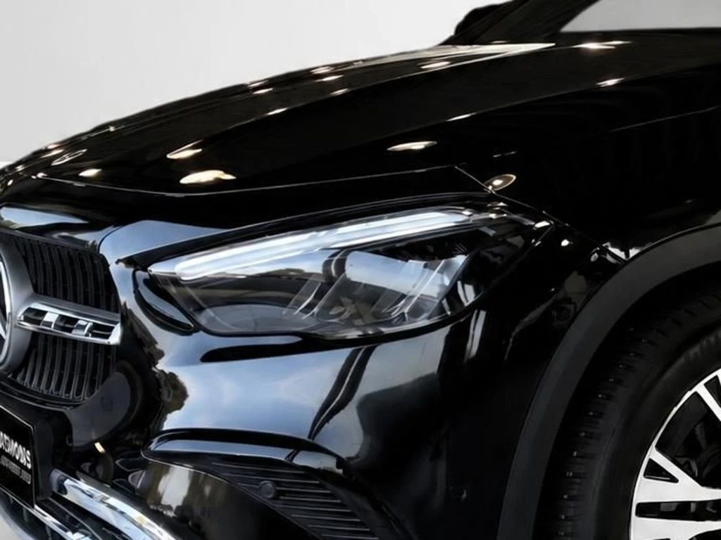 Mercedes-Benz-GLA 200 d-image-4