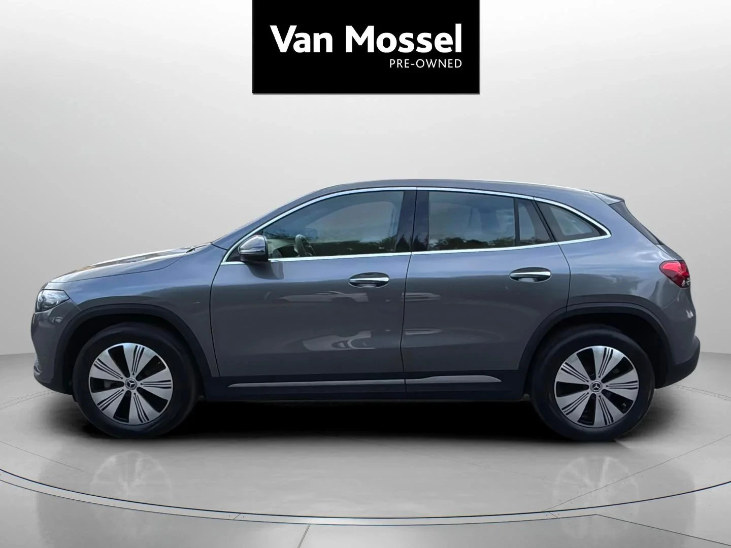 Mercedes-Benz-EQA-image-1