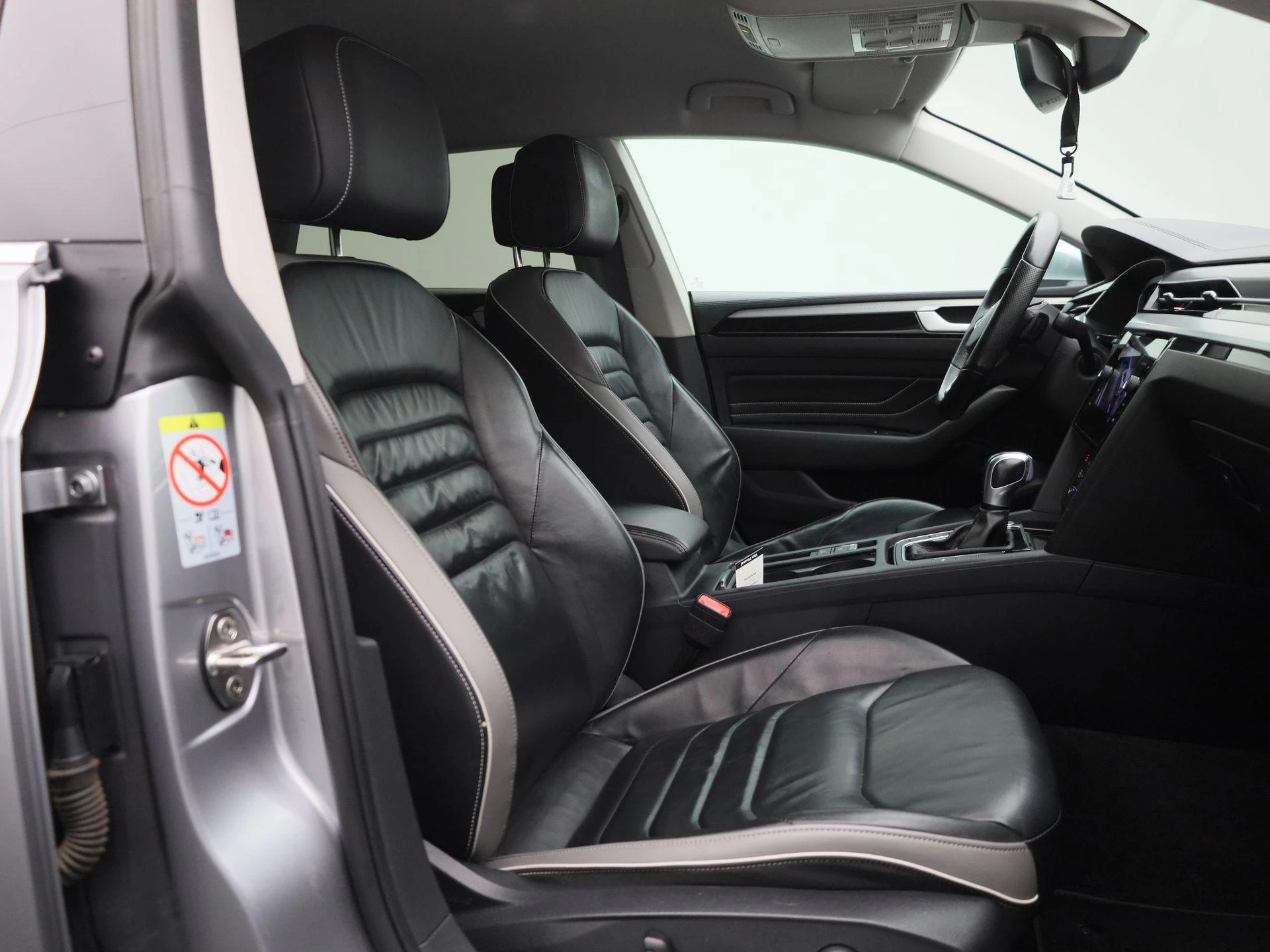 Volkswagen-Arteon-image-35