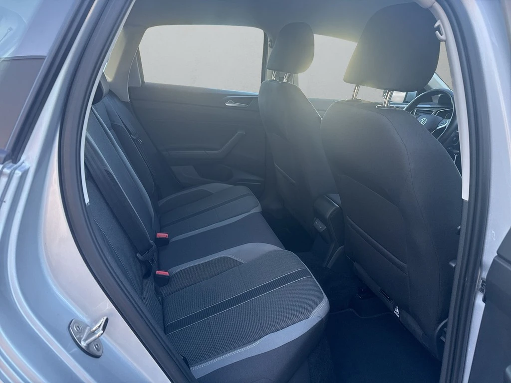 Volkswagen-Polo-image-11