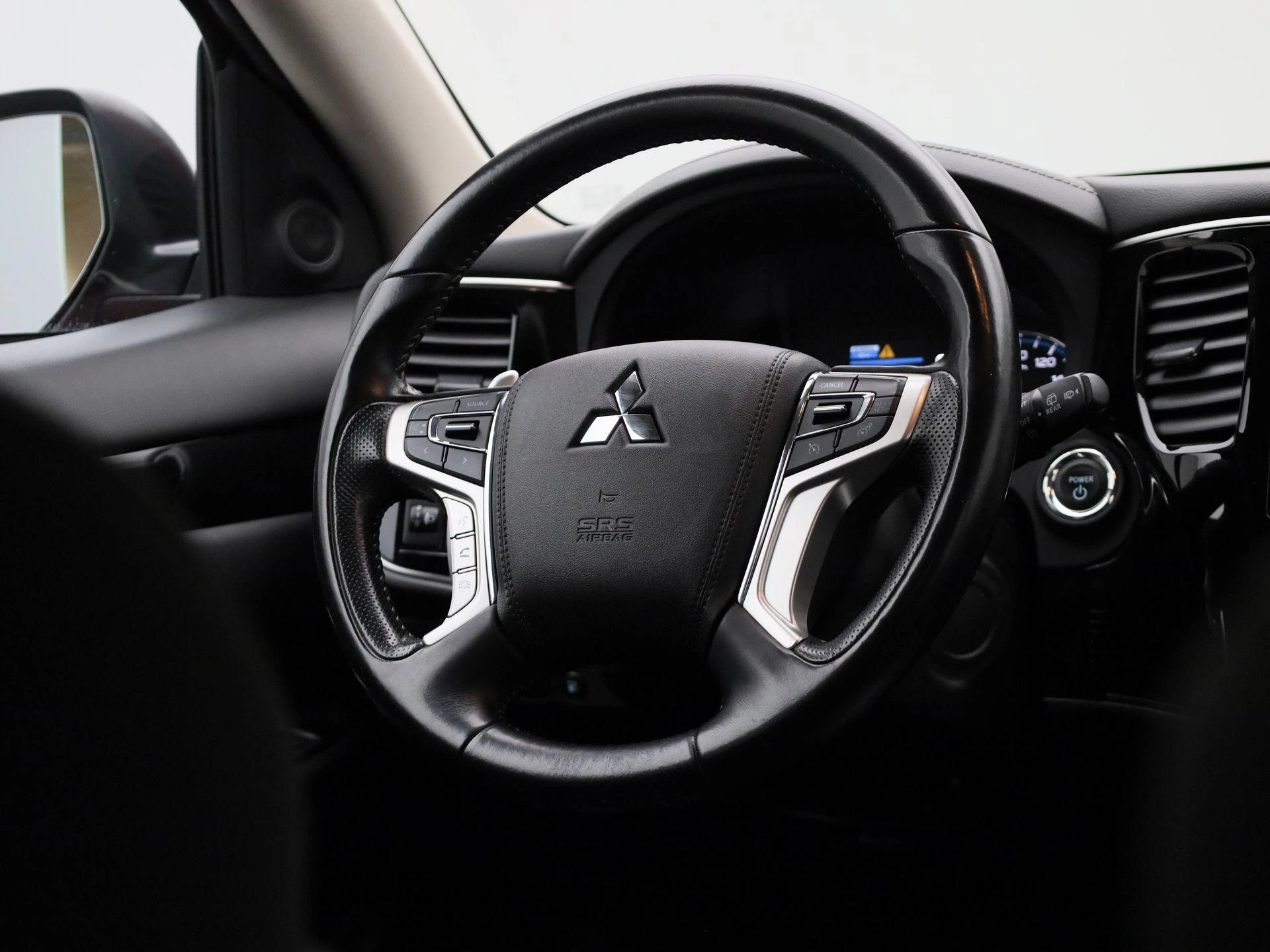 Mitsubishi-Outlander-image-34
