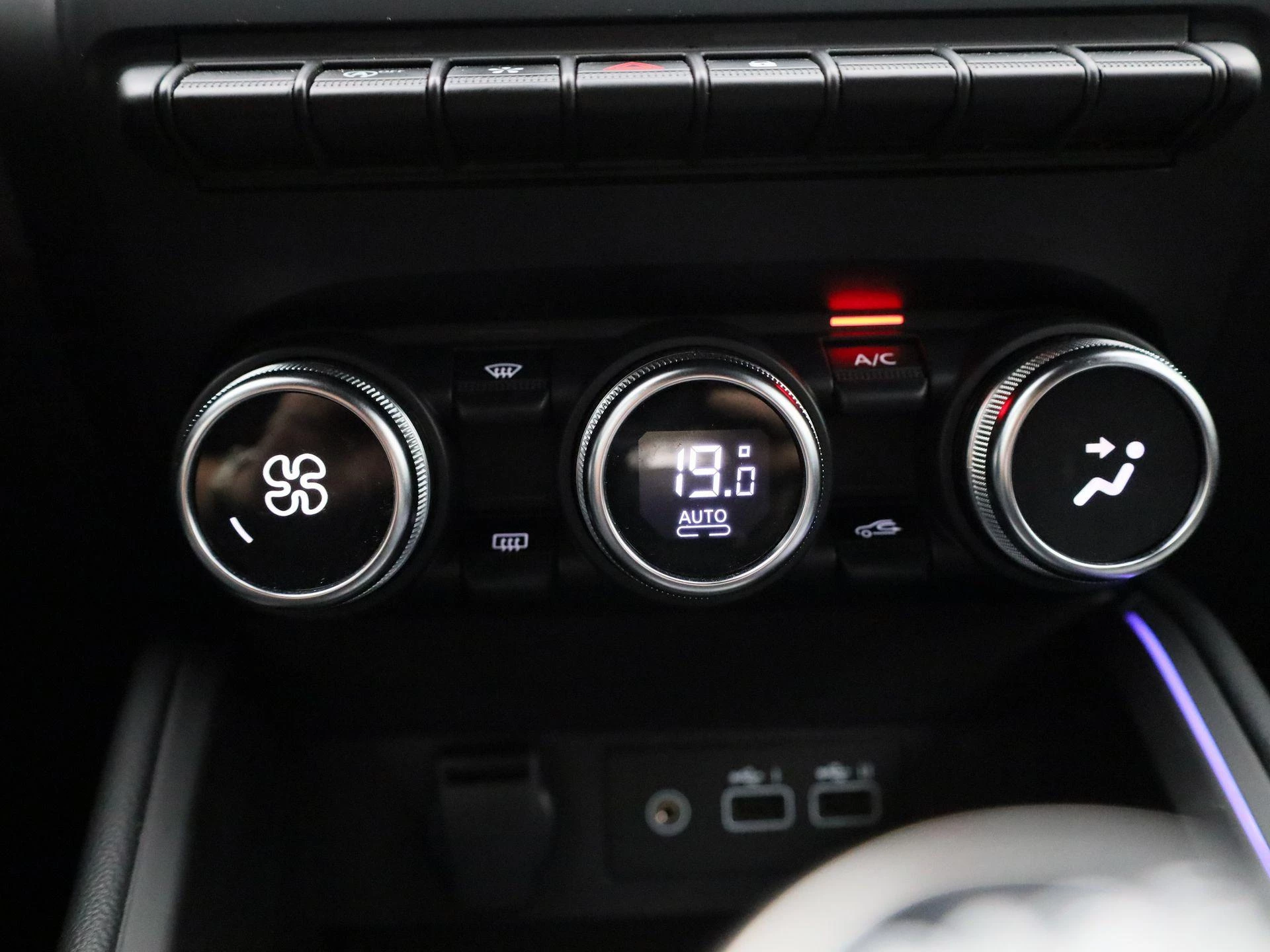 Renault-Clio-image-16