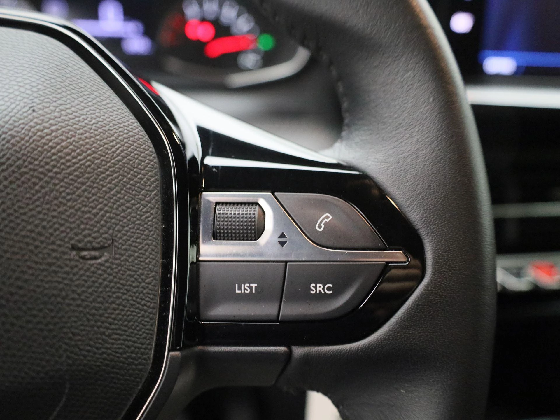 Peugeot-2008-image-23