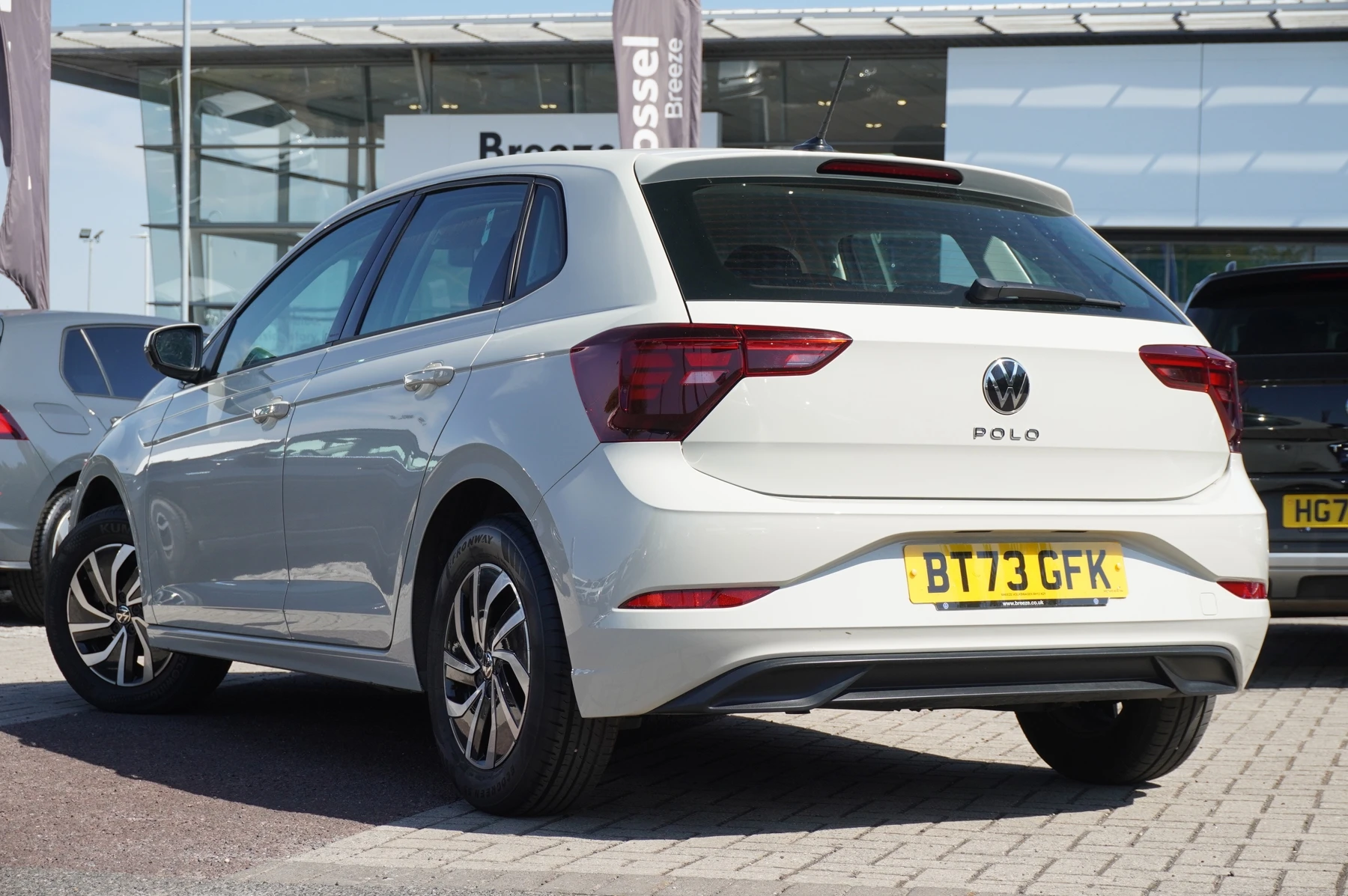Volkswagen-Polo-image-2