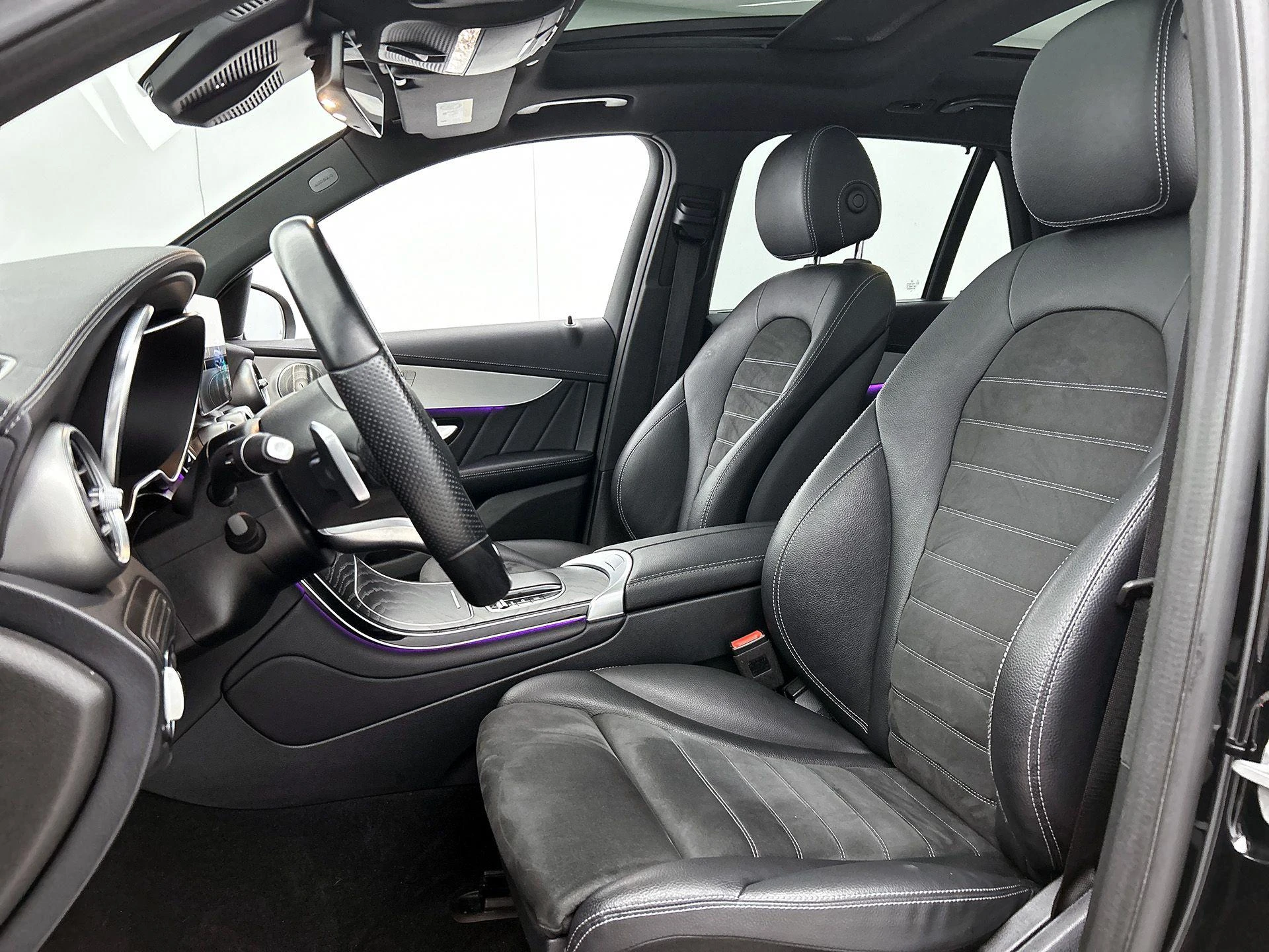 Mercedes-Benz-GLC-image-40