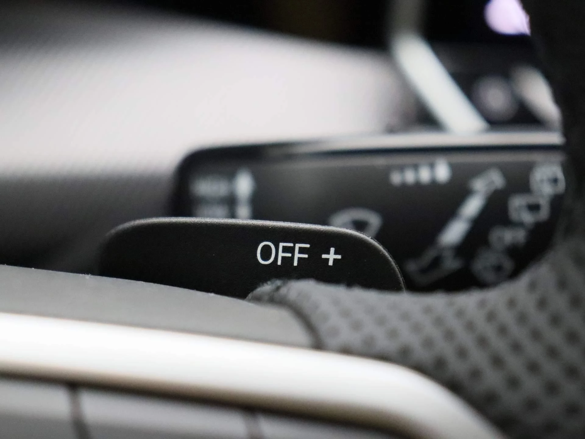 Volkswagen-Golf-image-34