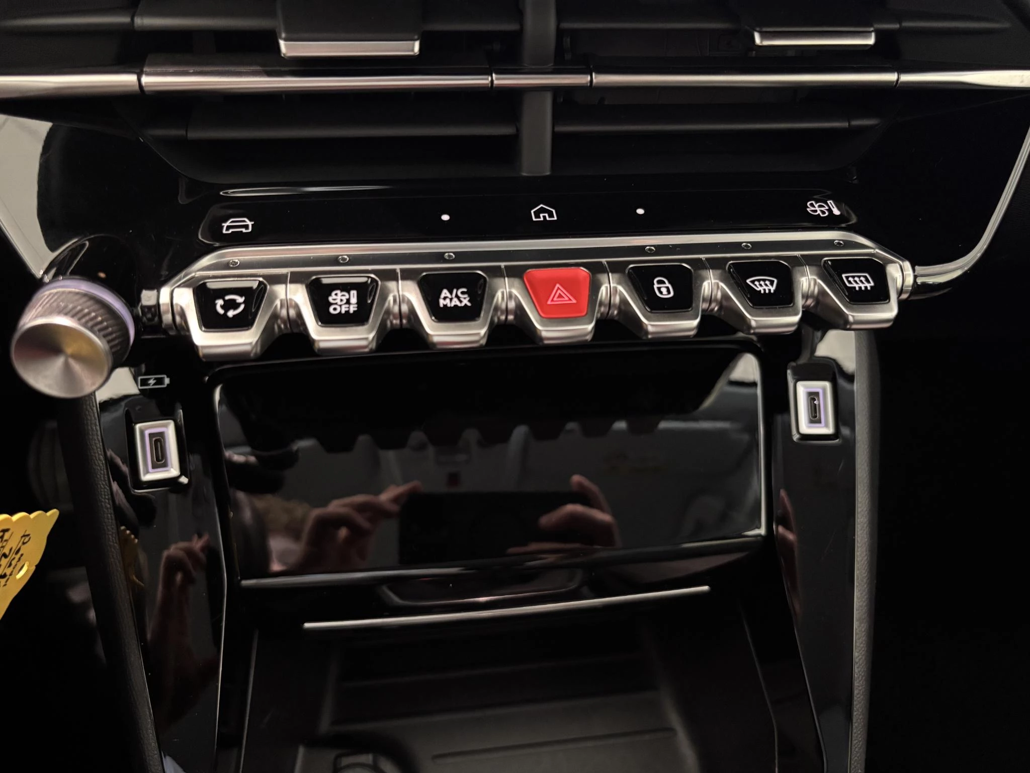 Peugeot-208-image-16