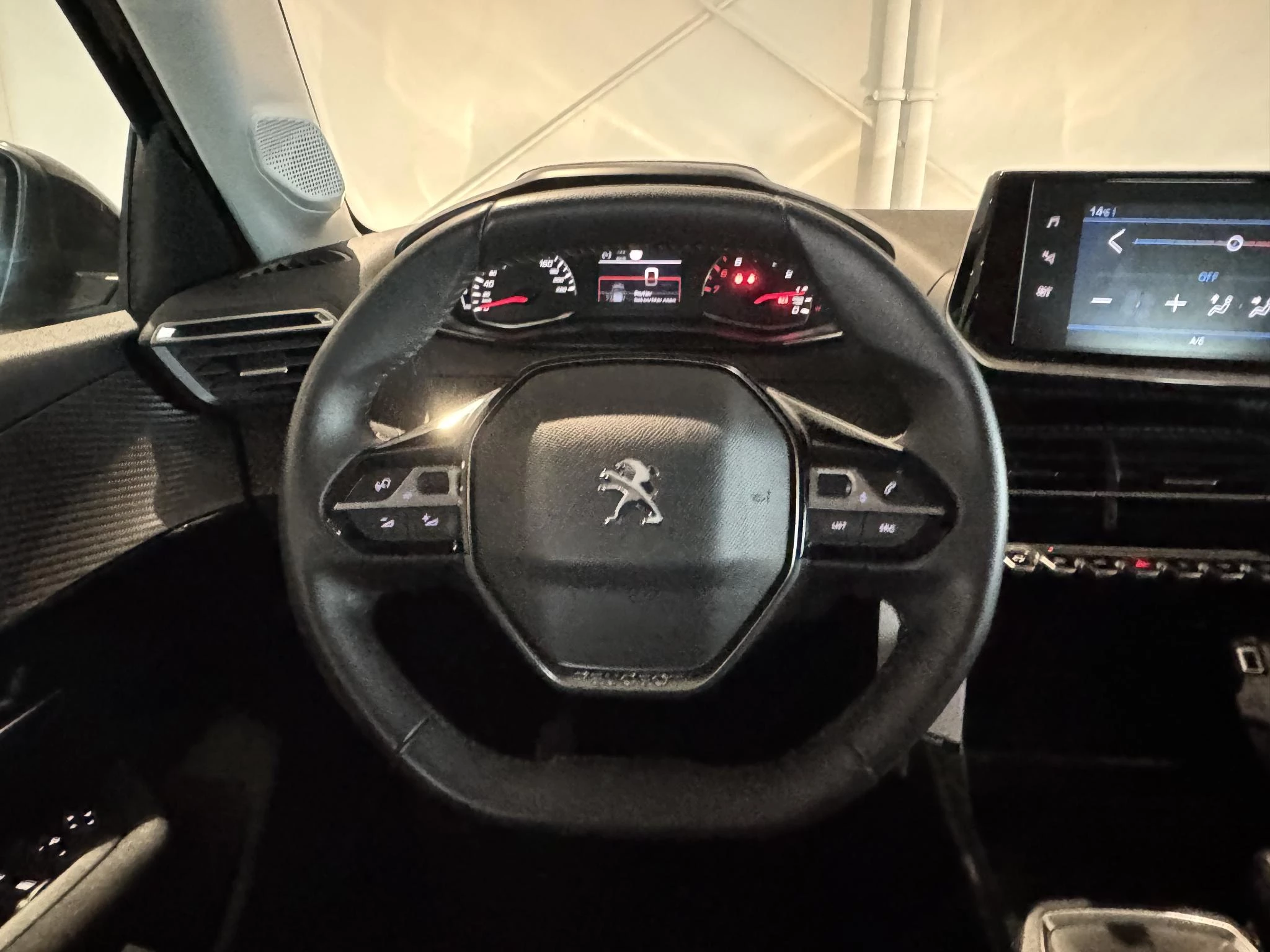 Peugeot-208-image-9