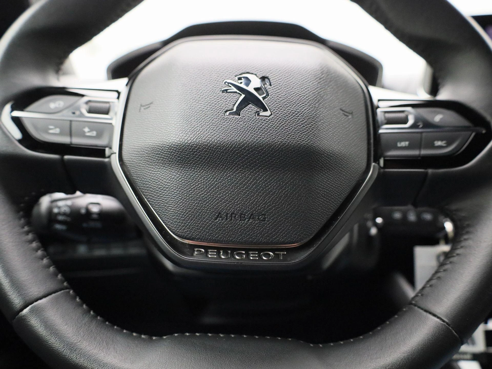 Peugeot 2008 - 25