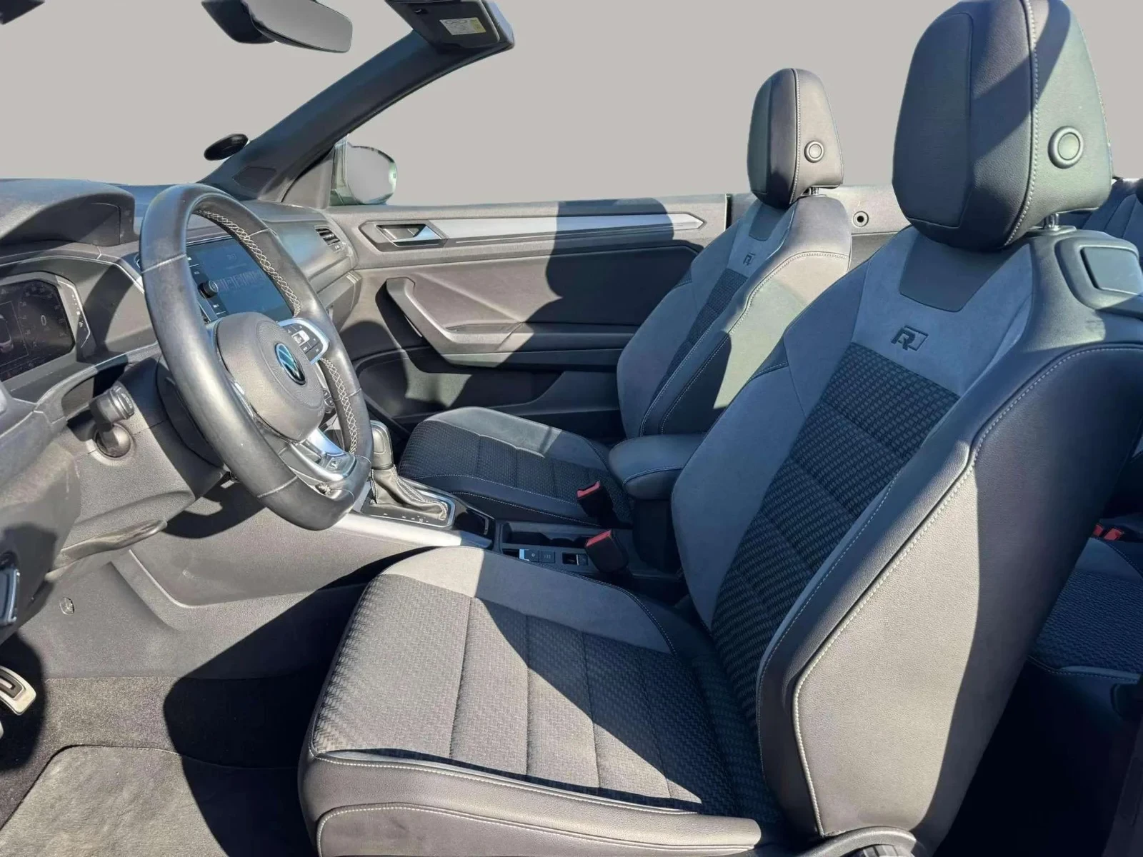 Volkswagen-T-Roc-image-9