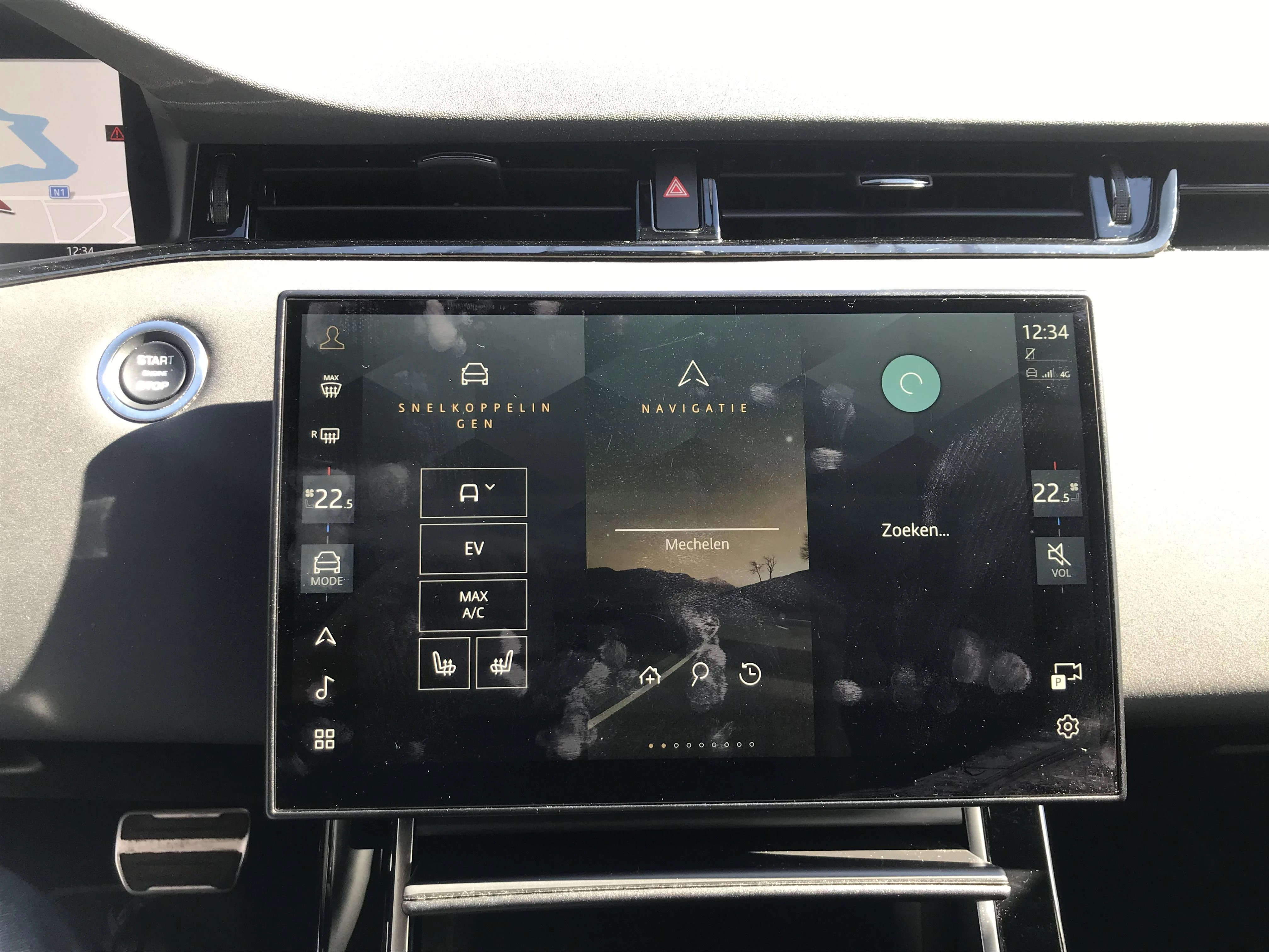 Land Rover-Range Rover Evoque-image-17