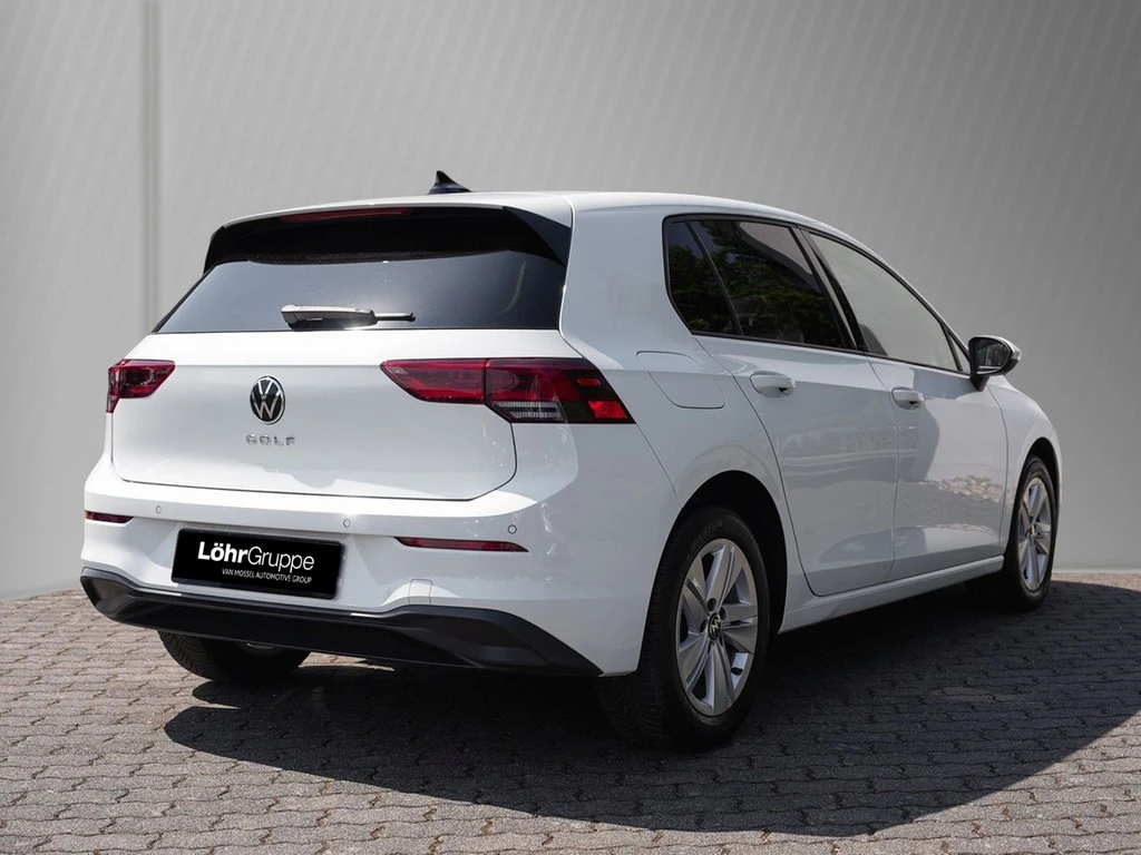 Volkswagen-Golf-image-3