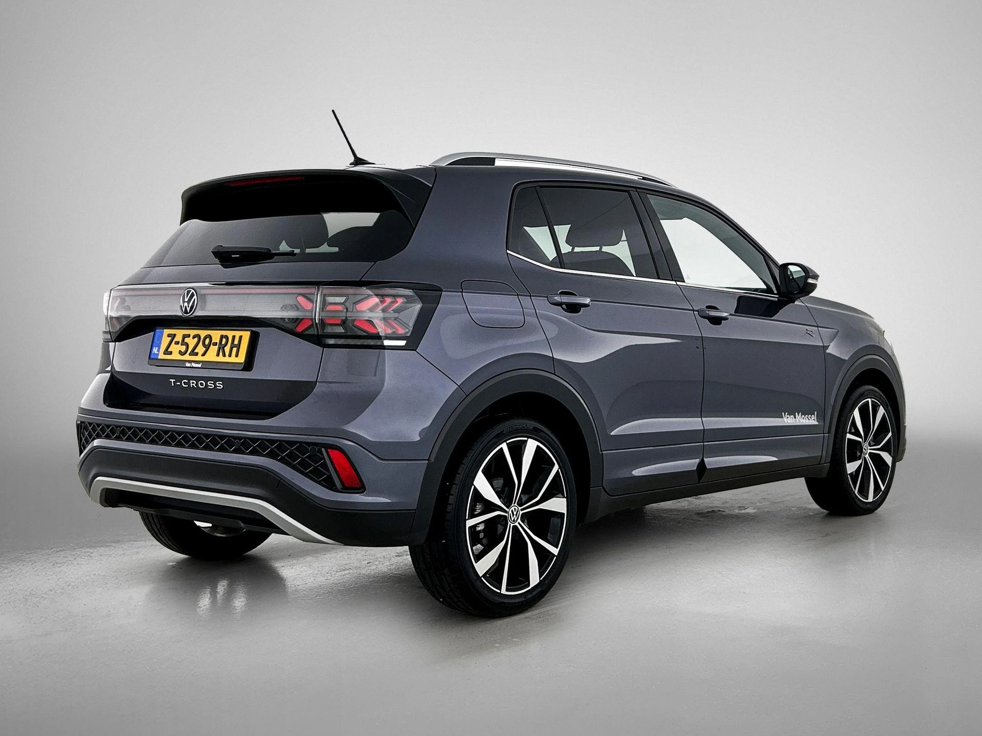 Volkswagen-T-Cross-image-3