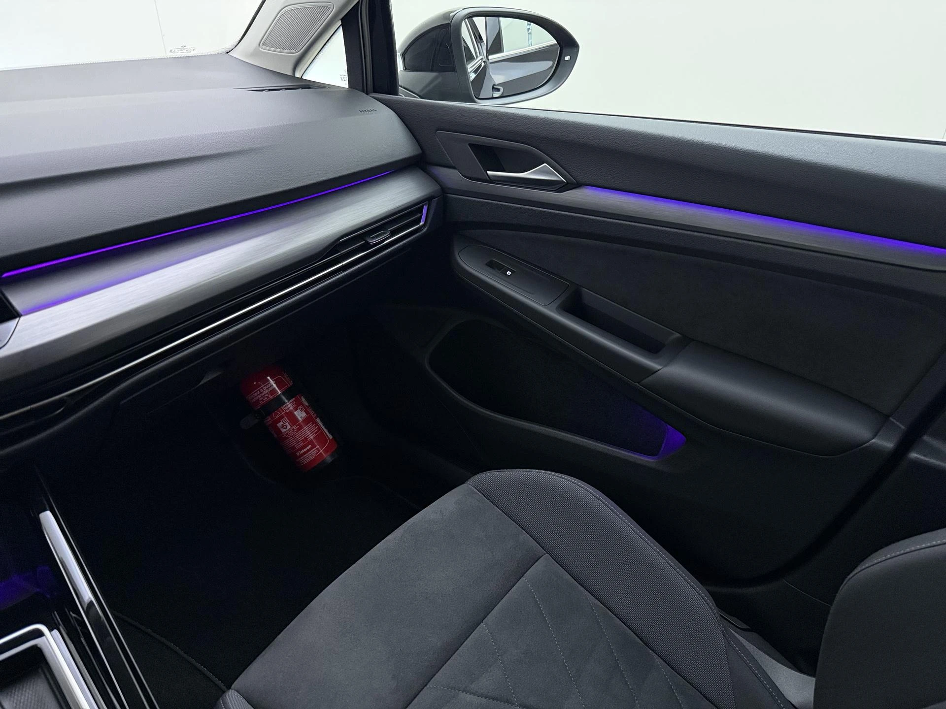 Volkswagen-Golf-image-13