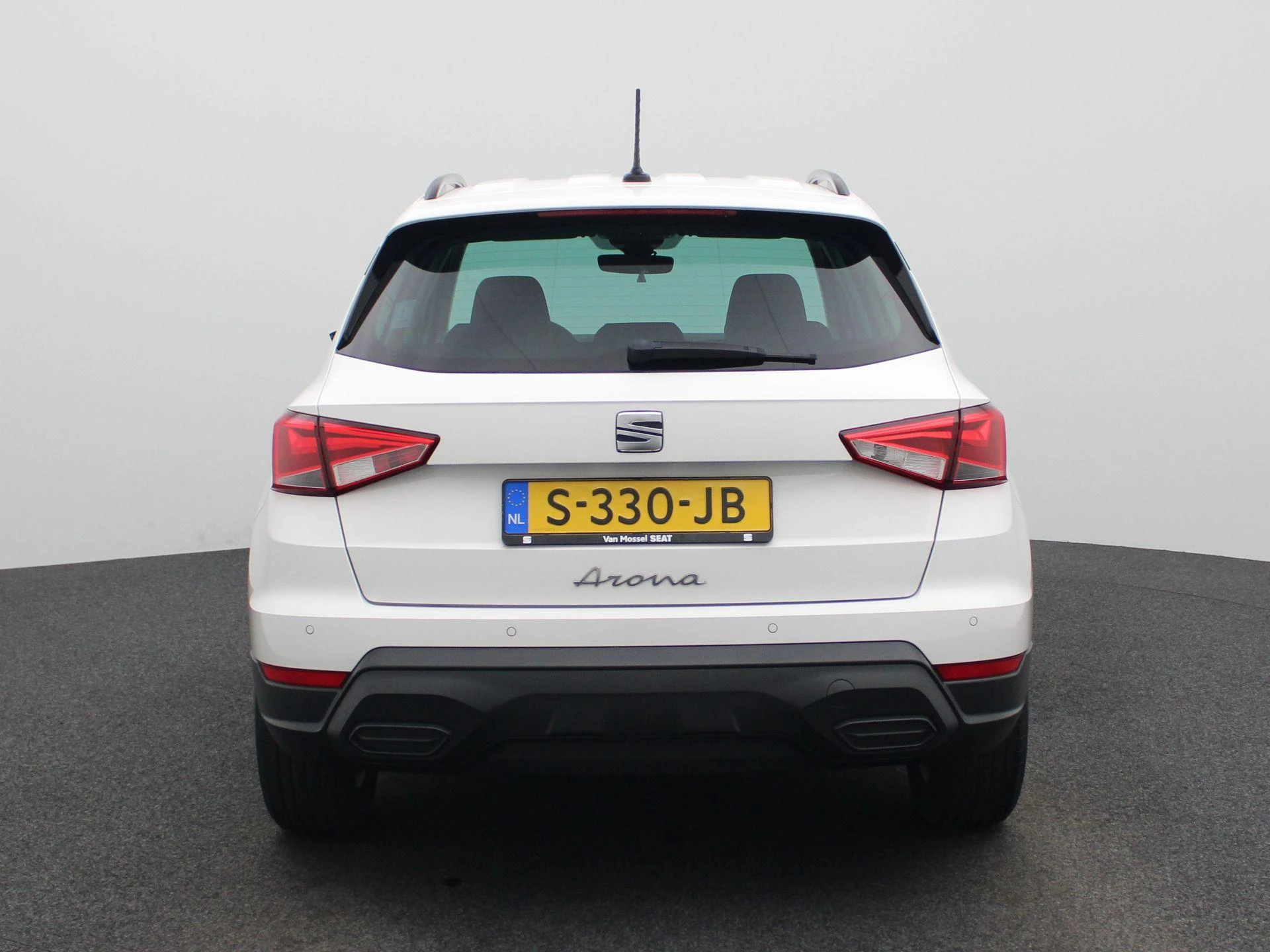 SEAT-Arona-image-4