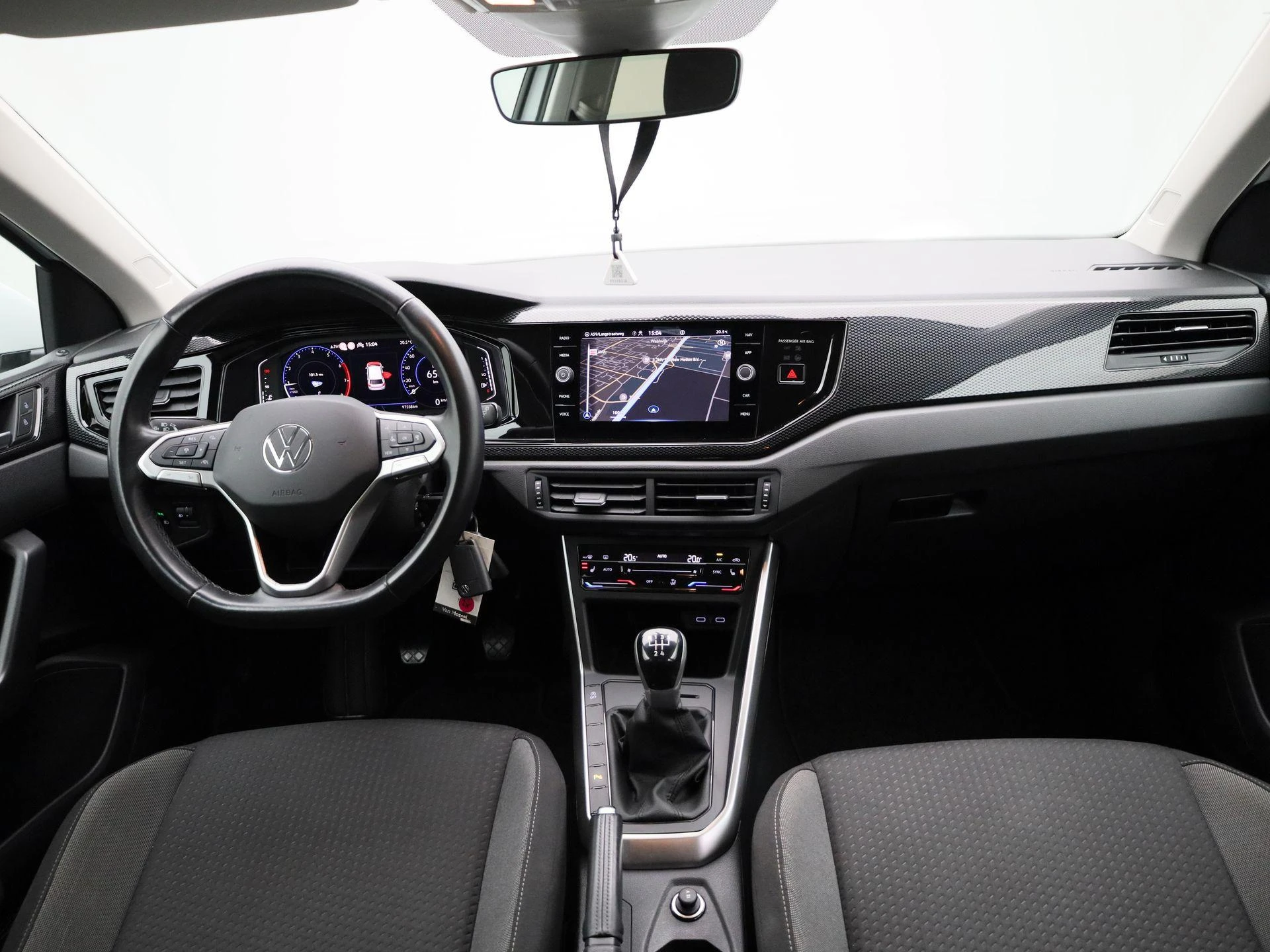 Volkswagen-Polo-image-32