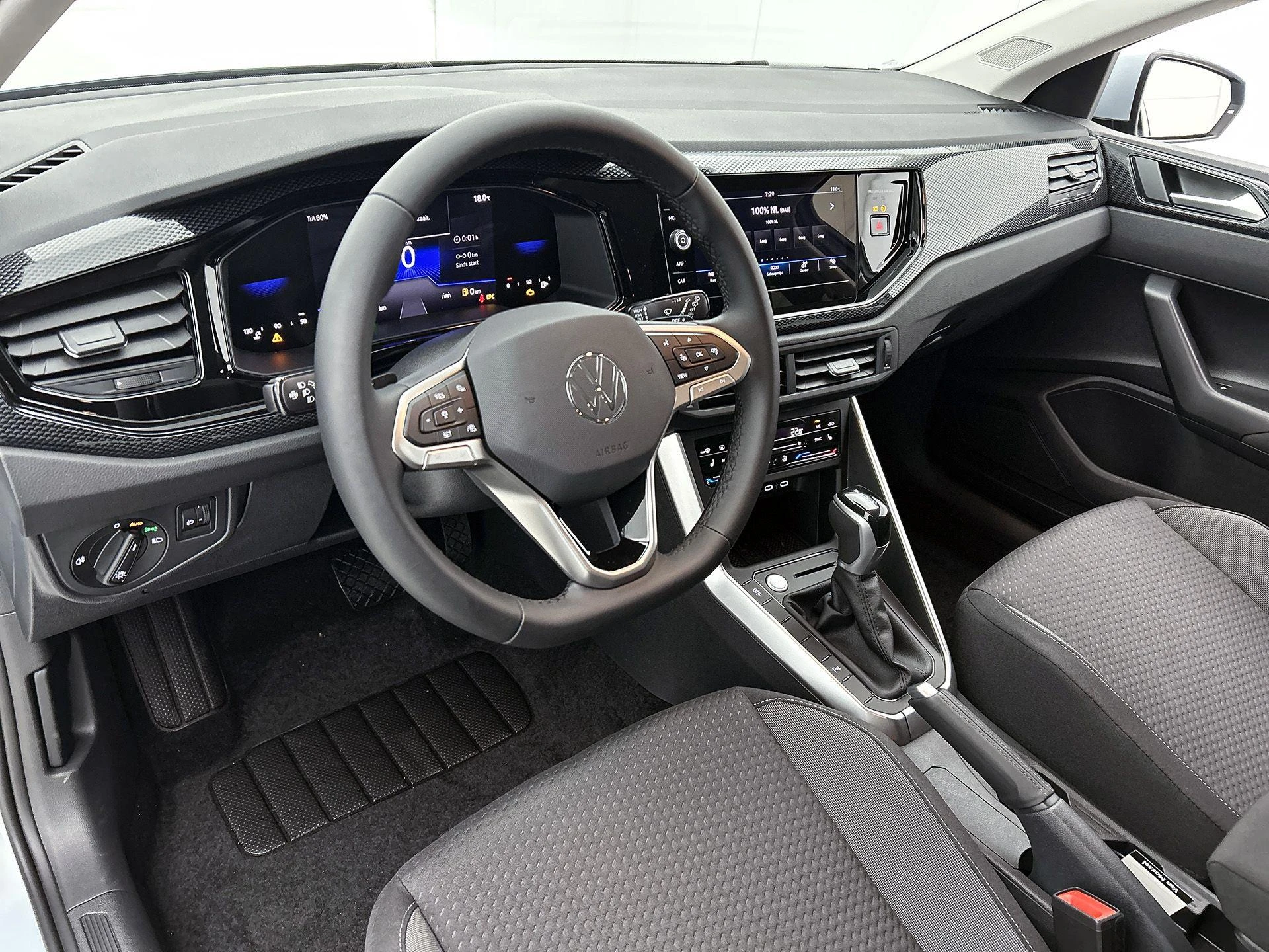 Volkswagen-Polo-image-20