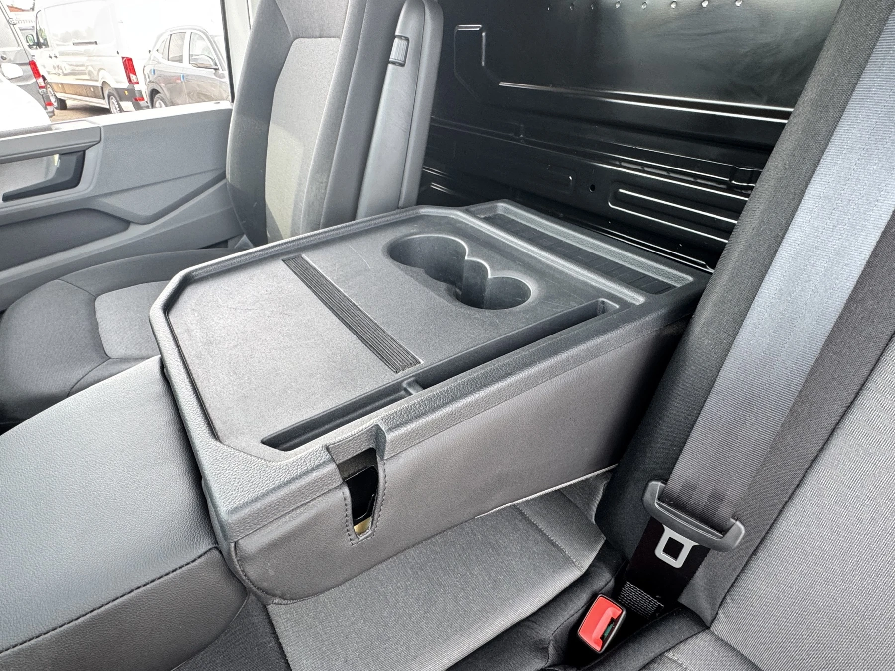 Volkswagen-Crafter-image-9