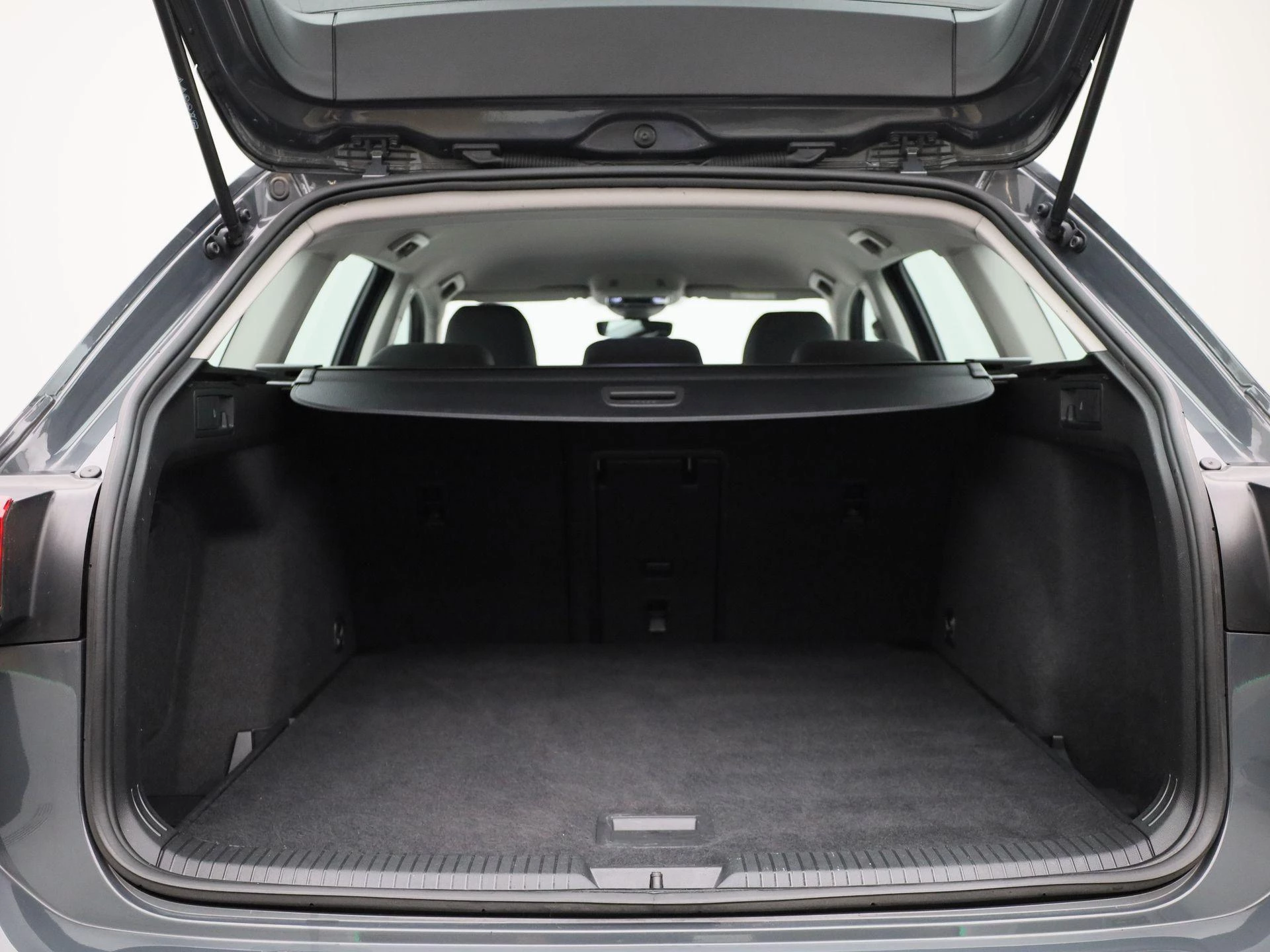 Volkswagen-Golf-image-13