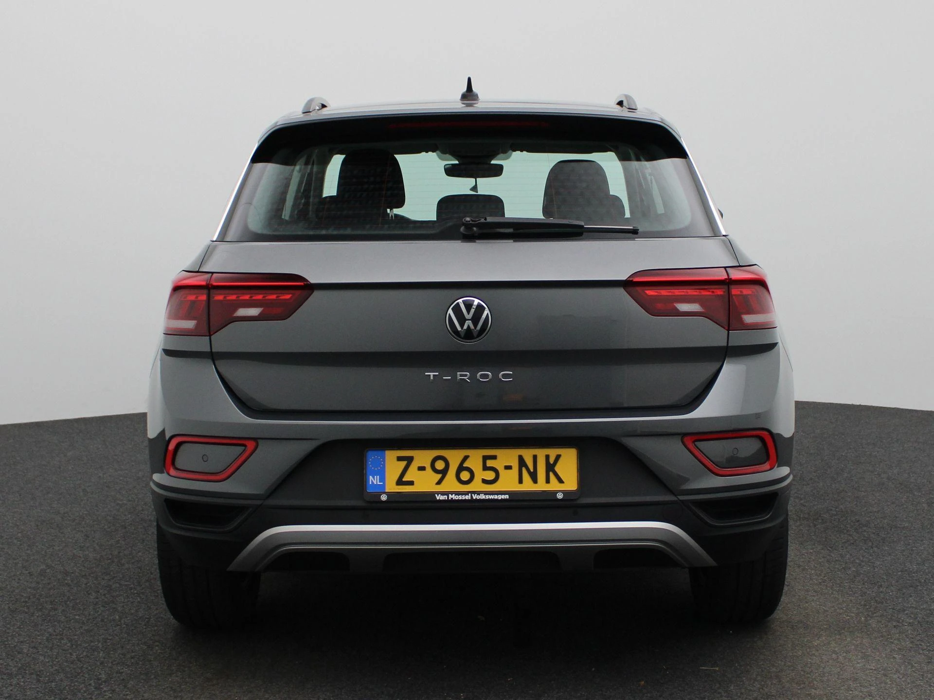 Volkswagen-T-Roc-image-4