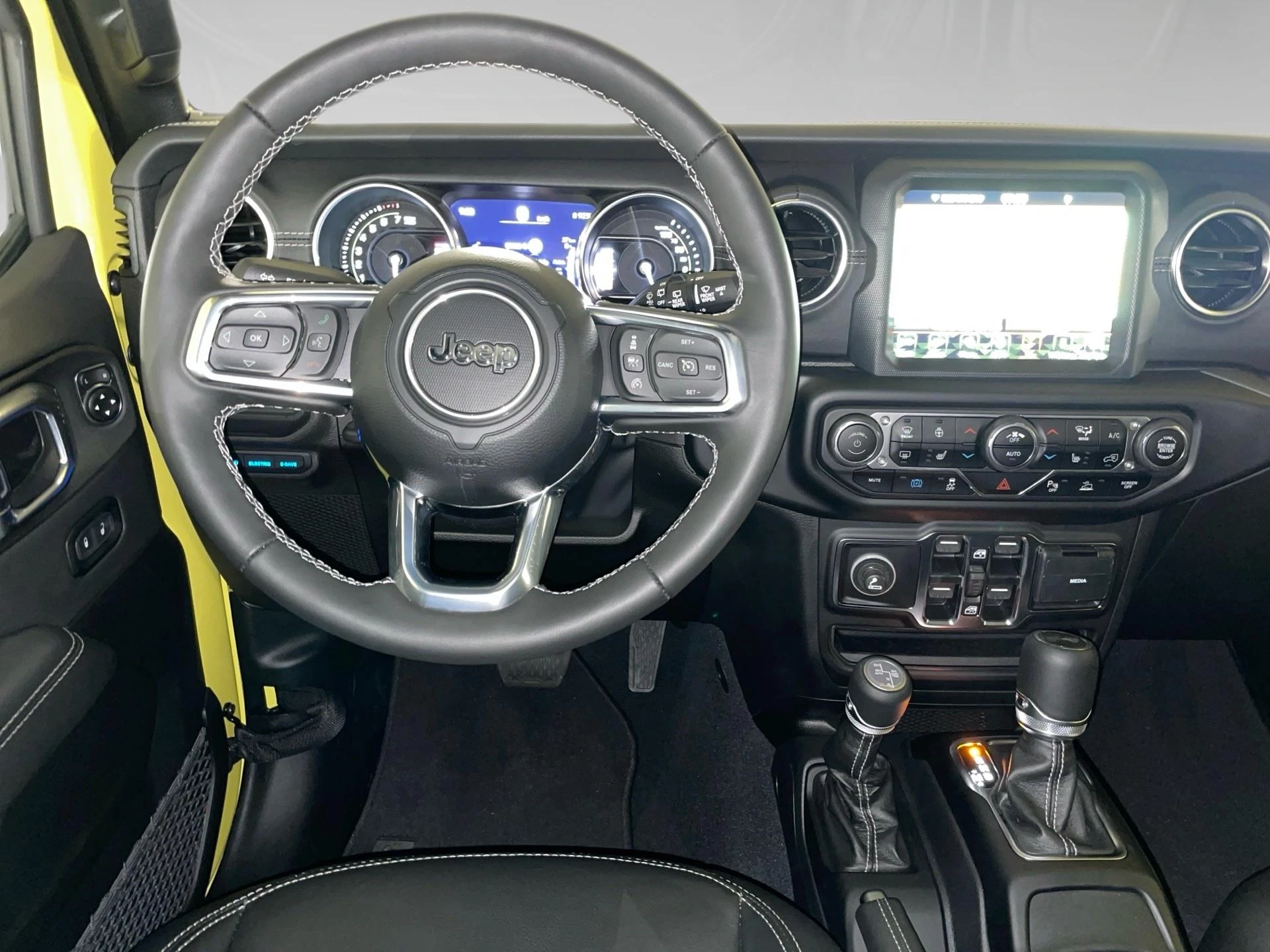 Jeep Wrangler 2.0 SAHARA Turbo 272hp AT8 4x4