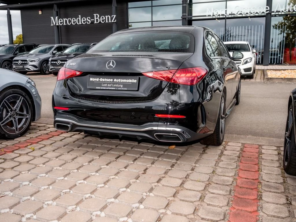 Mercedes-Benz-C-Klasse 300-image-5