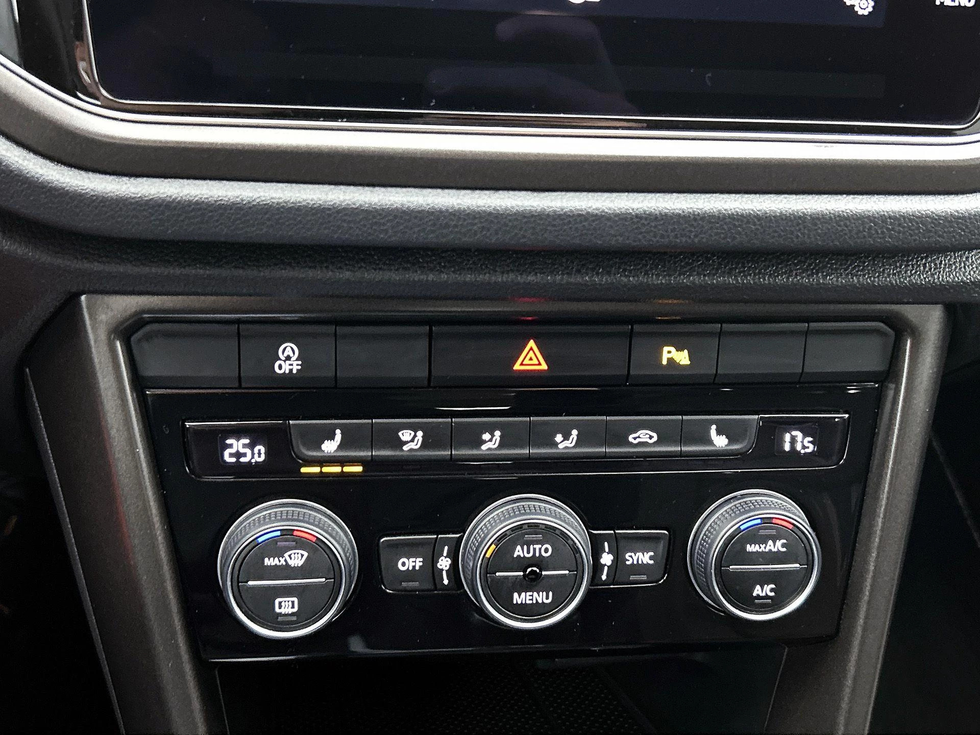 Volkswagen-T-Roc-image-22