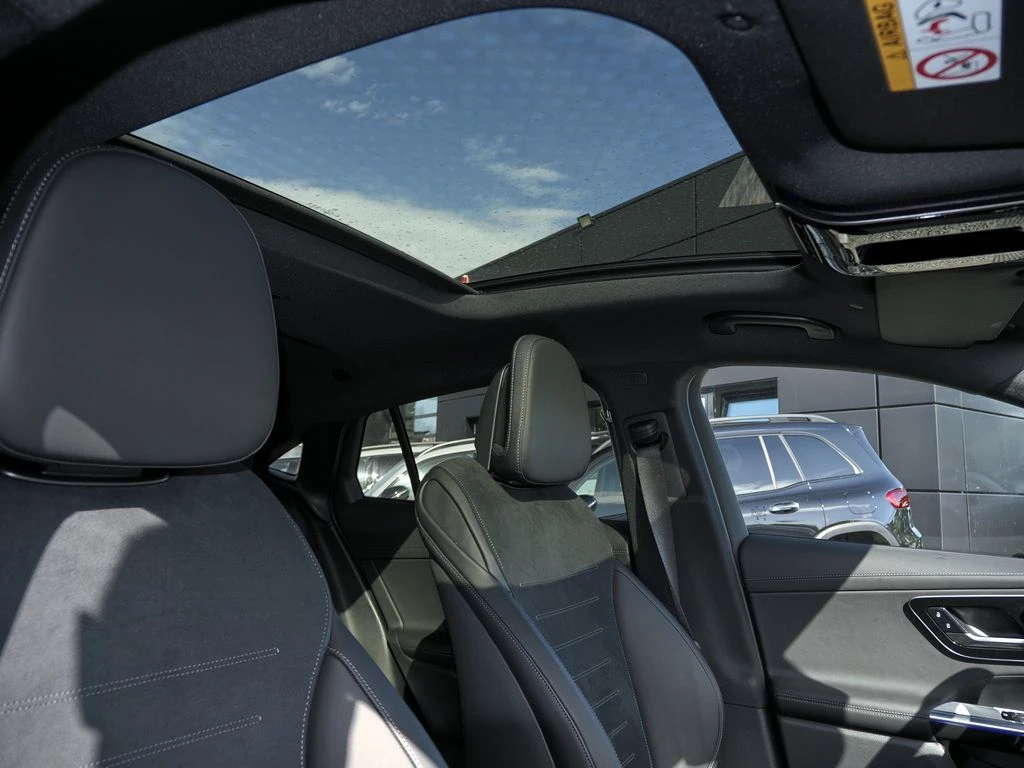 Mercedes-Benz-GLC 220 d-image-13