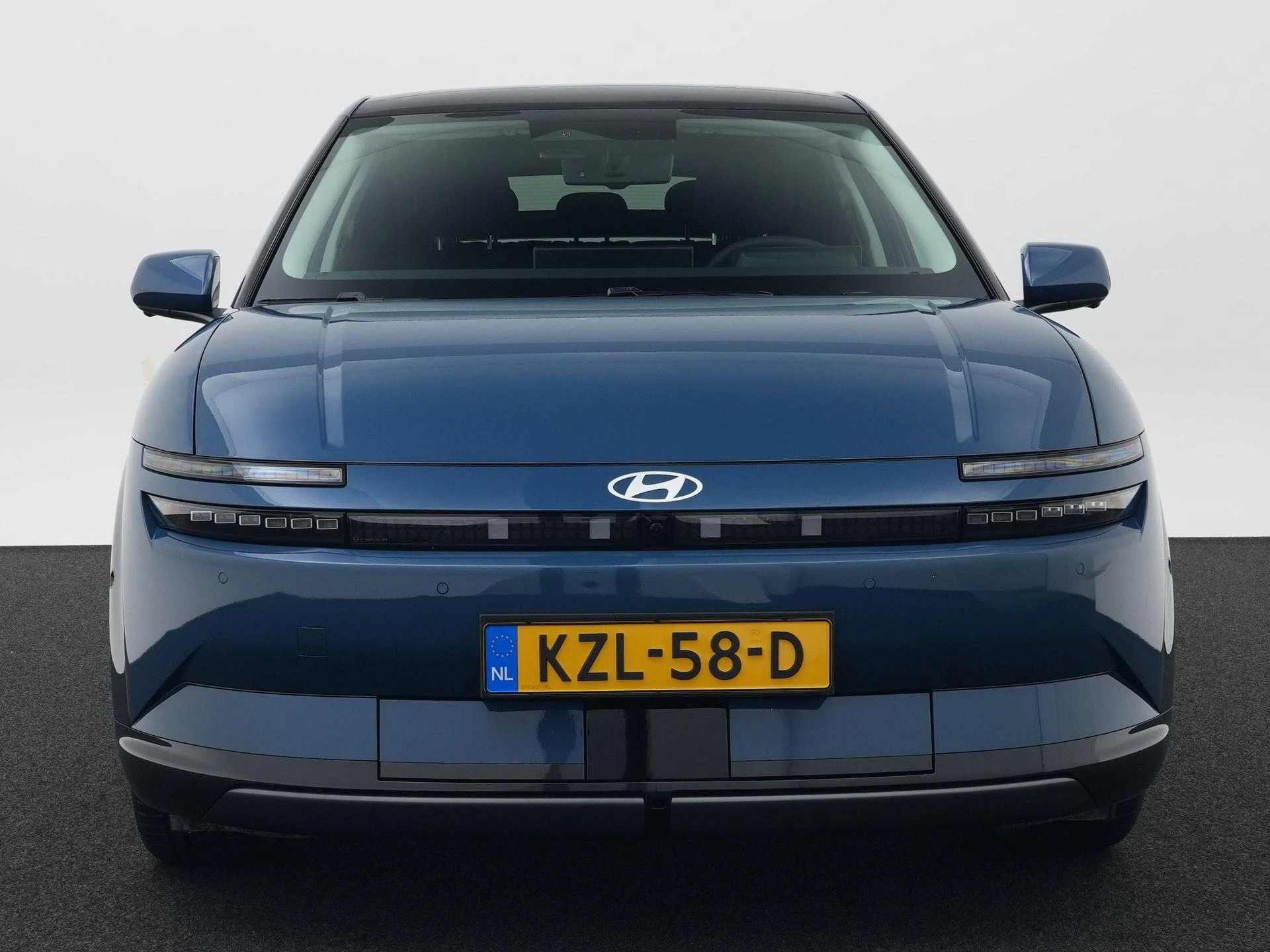 Hyundai-IONIQ 3-image-2