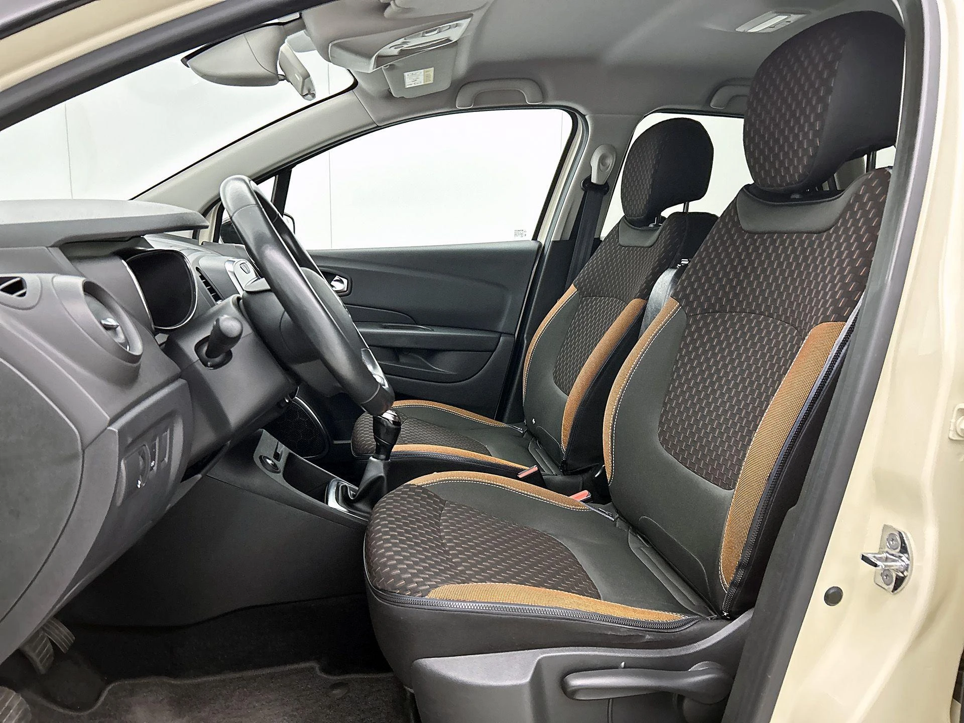 Renault-Captur-image-32