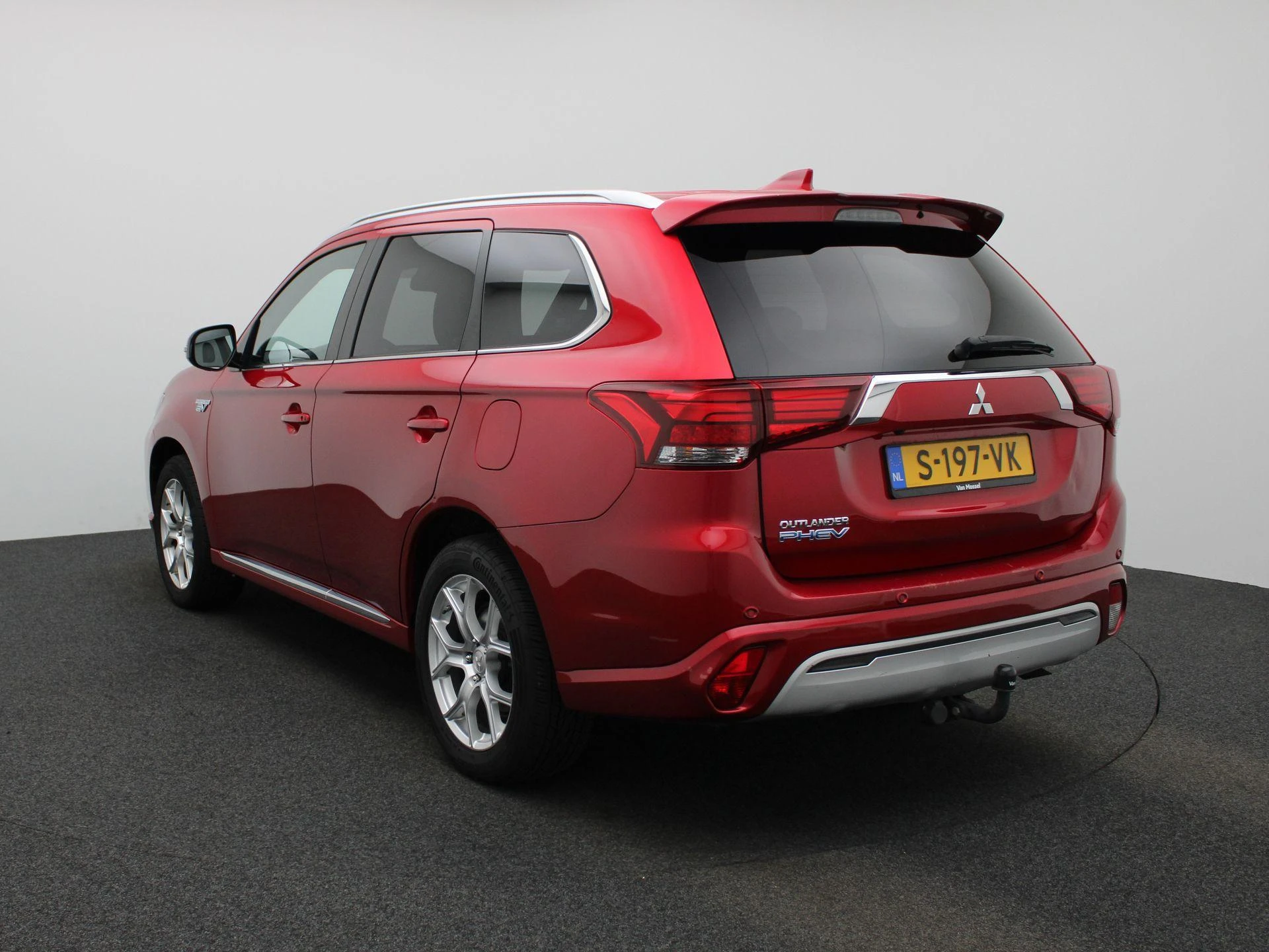 Mitsubishi-Outlander-image-1