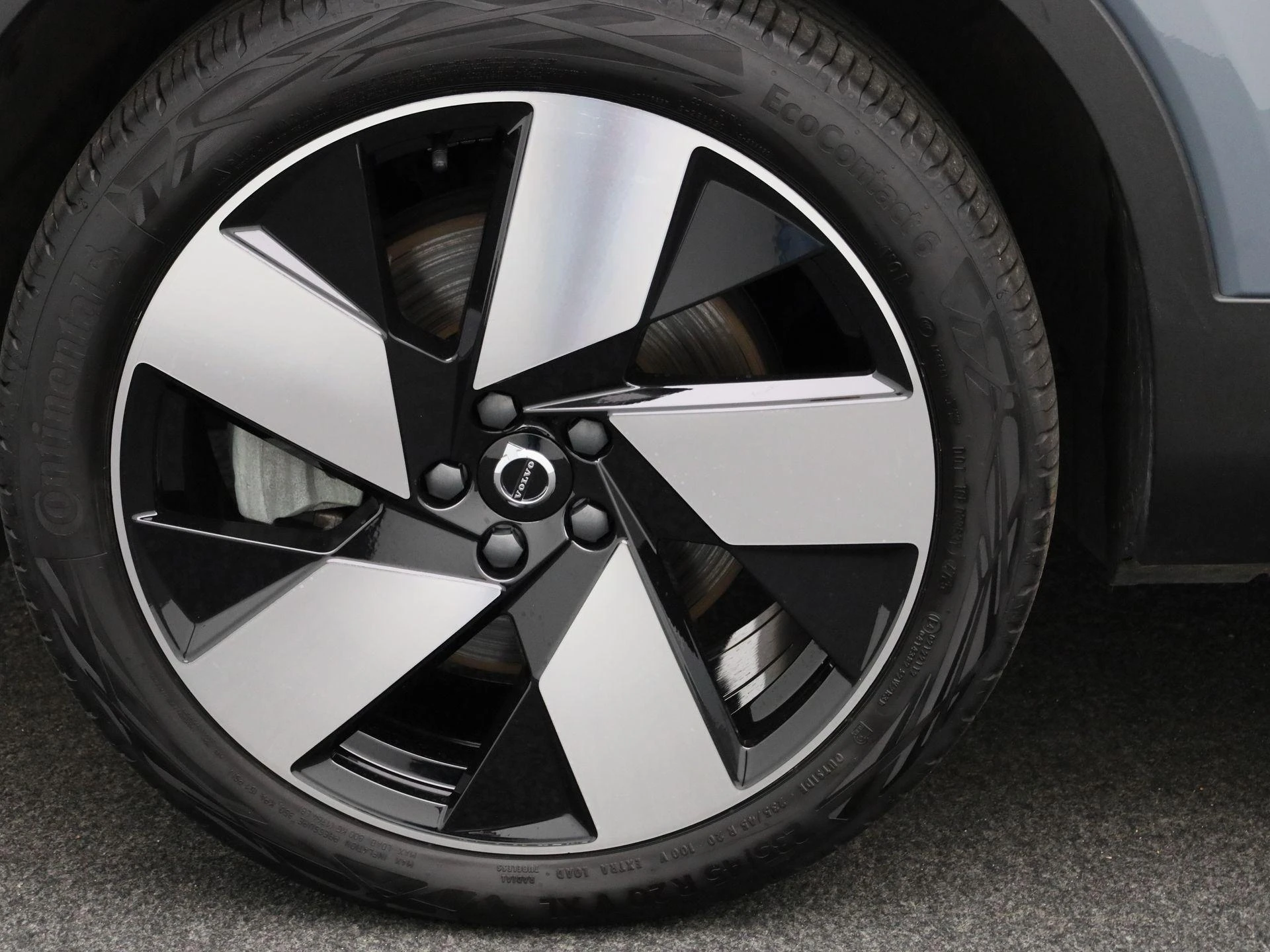 Volvo-C40-image-15