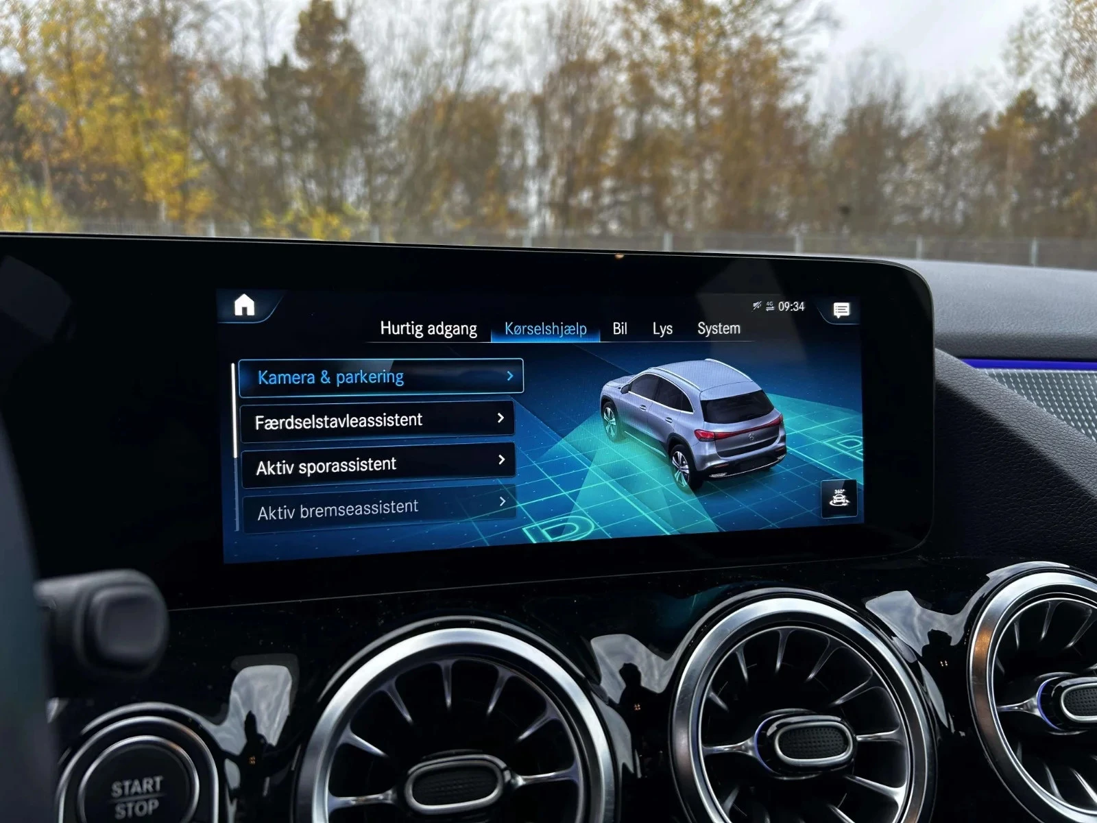 Mercedes-Benz-EQA-image-17