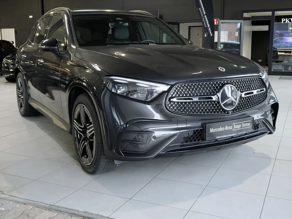 Mercedes-Benz-GLC 220 d-image-4