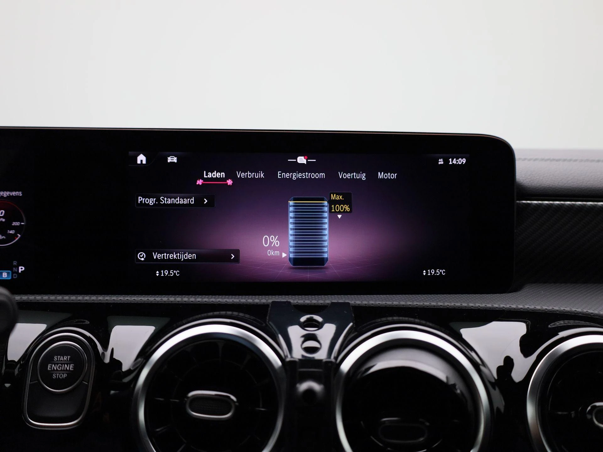 Mercedes-Benz-CLA-image-31