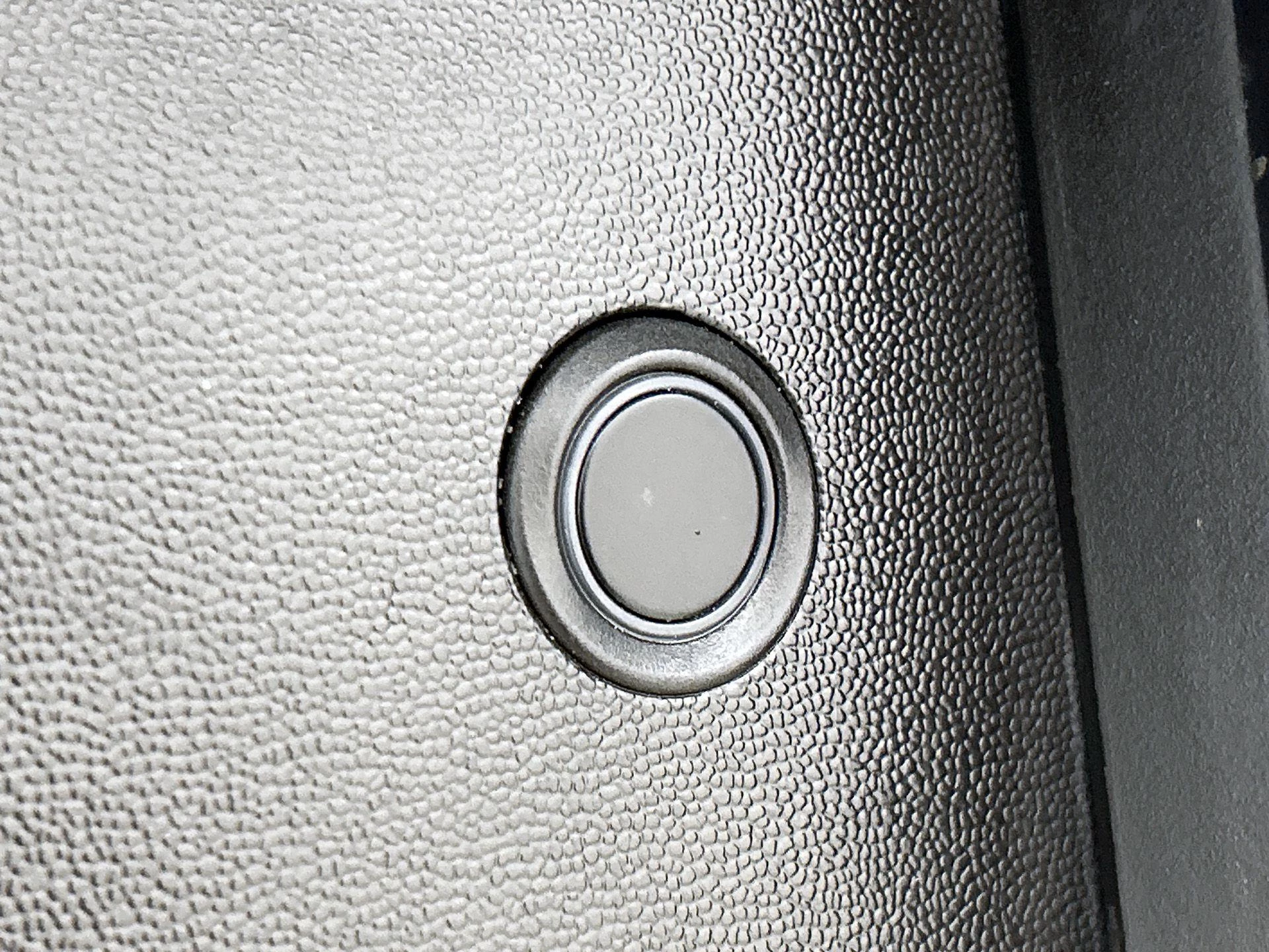 Mercedes-Benz-GLC-image-20